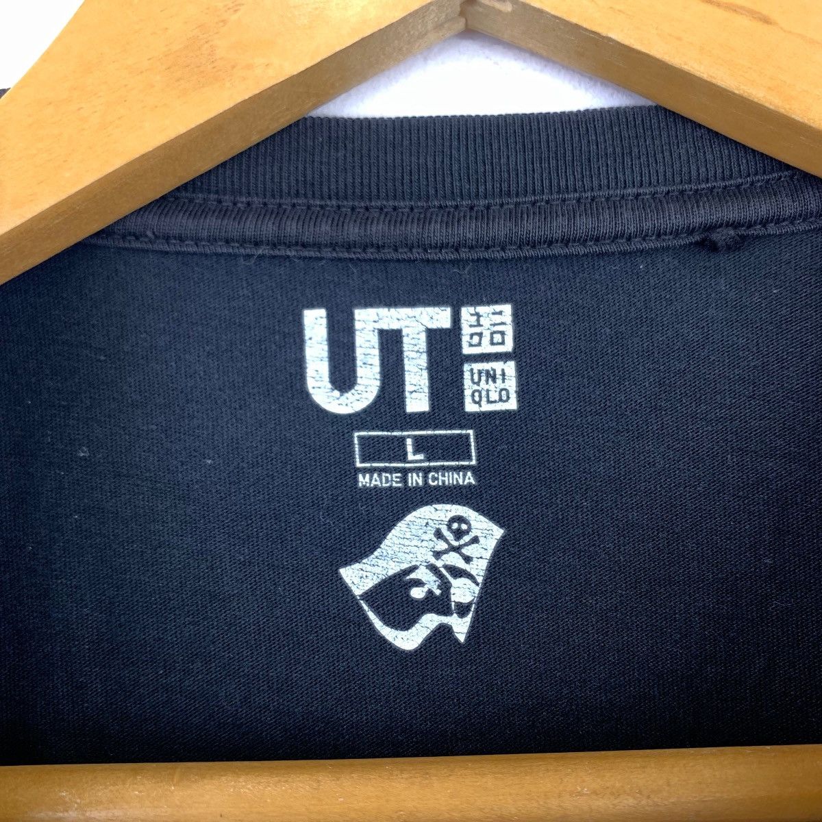Uniqlo Vintage UT UNIQLO HUNTERxHunter Villain Character Size US L / EU 52-54 / 3 - 4 Thumbnail