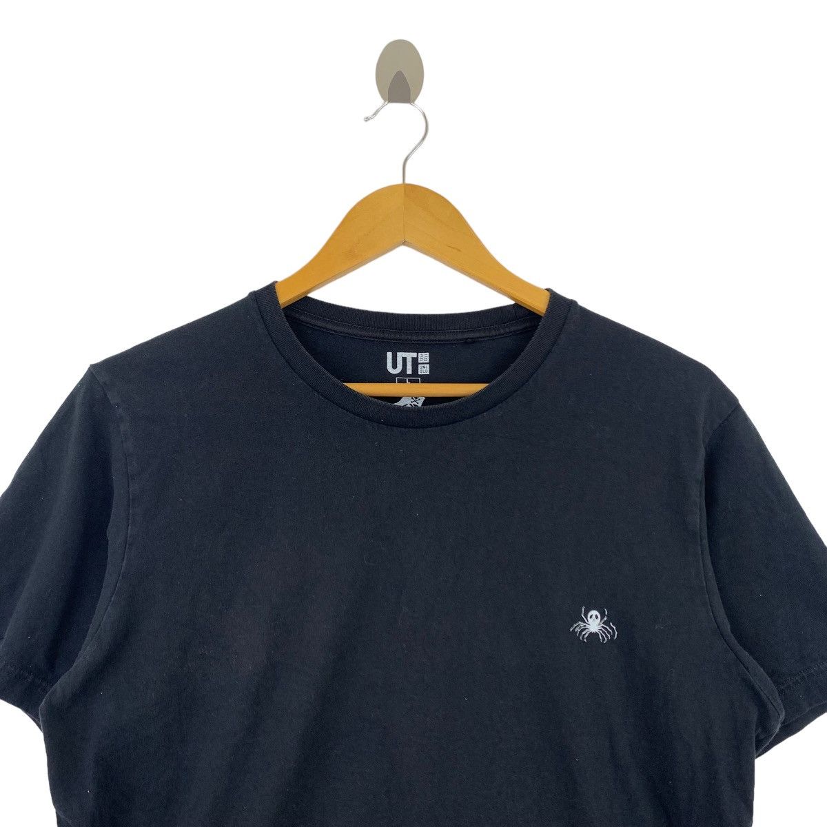 Uniqlo Vintage UT UNIQLO HUNTERxHunter Villain Character Size US L / EU 52-54 / 3 - 3 Thumbnail