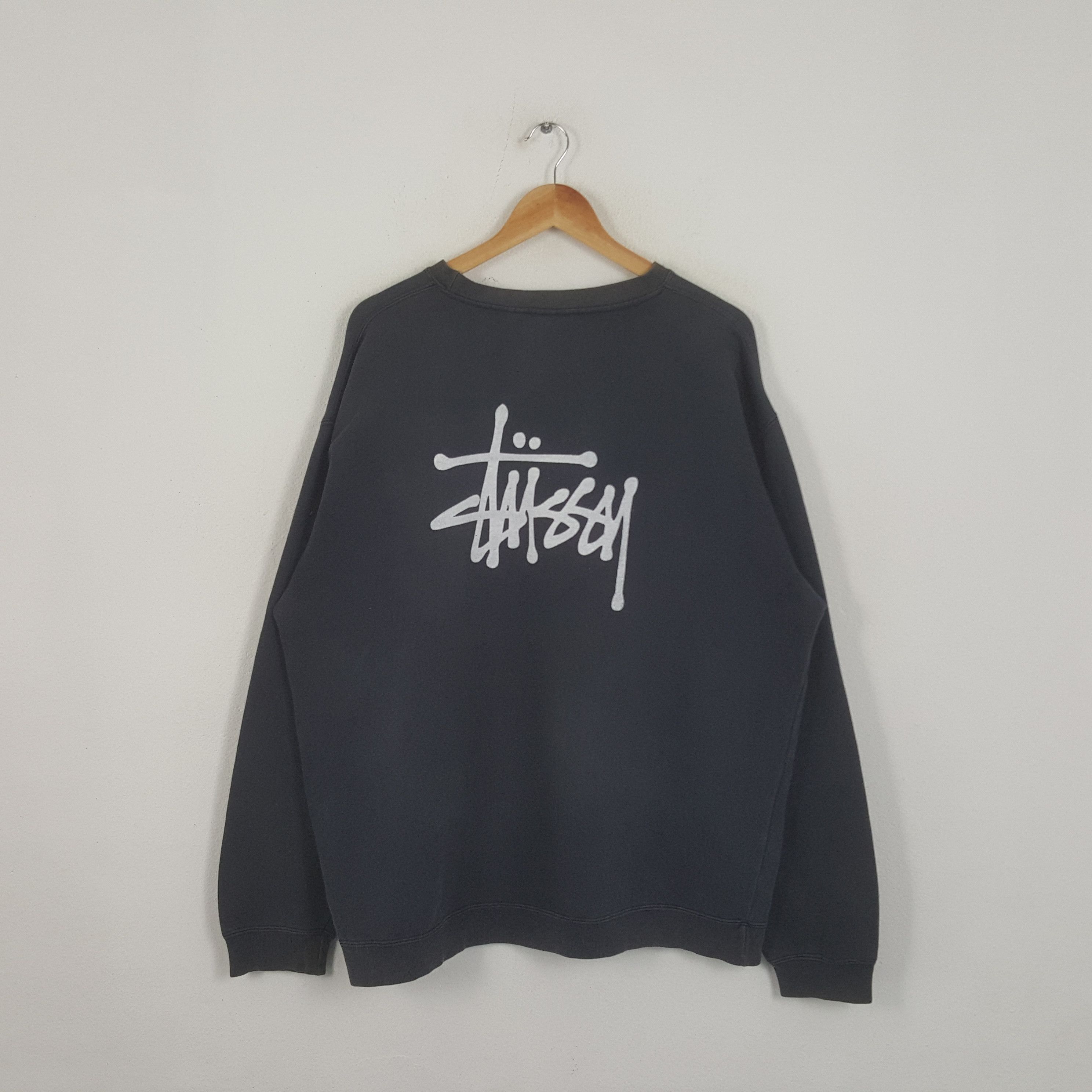 Stussy × Vintage Vintage Stussy Streetwear Center Big Logo Art Sweatshirt Size US XL / EU 56 / 4 - 1 Thumbnail