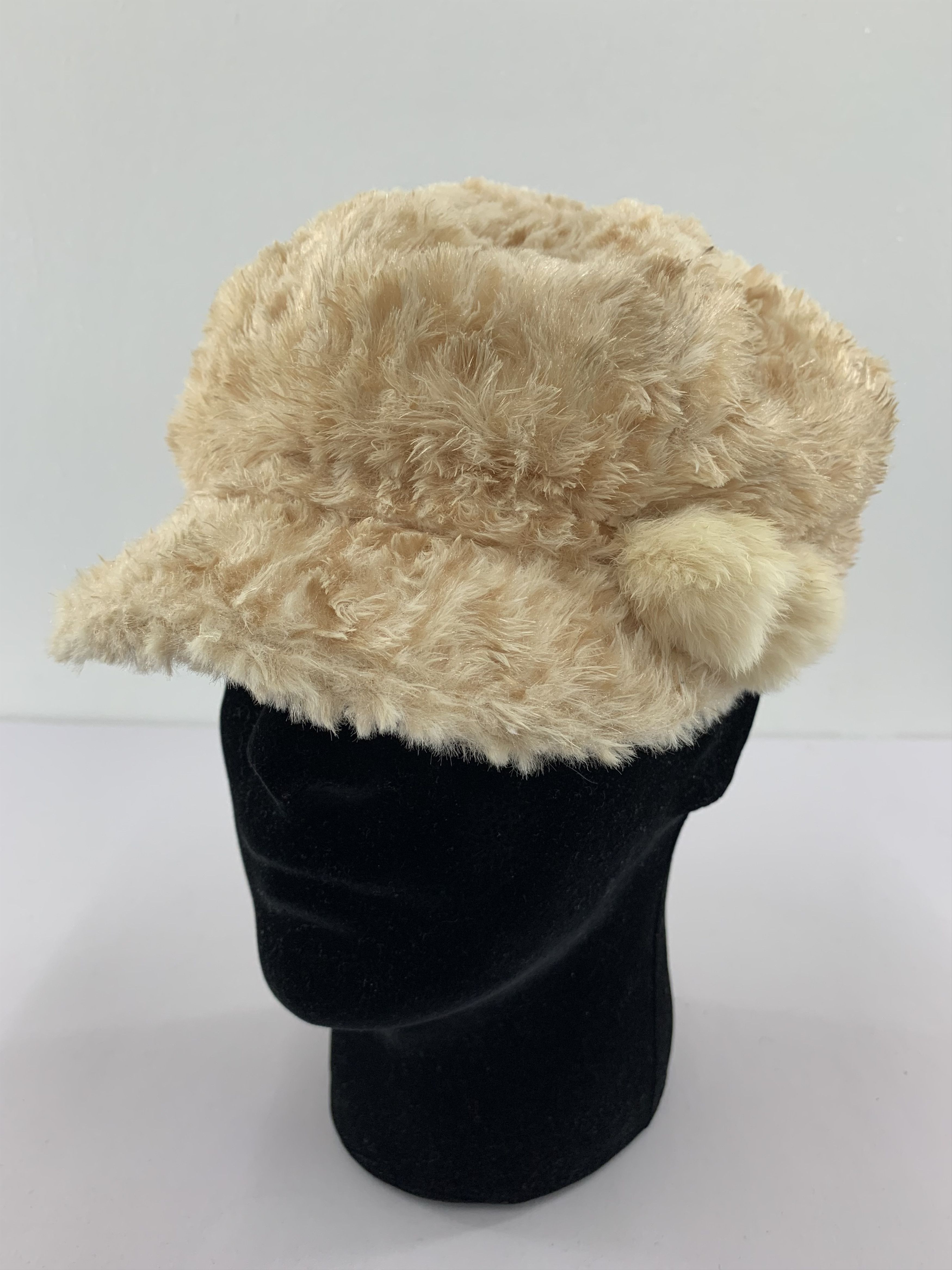 image of Hats Peach Star Fur Cap - Ss1262 in Cream, Women's