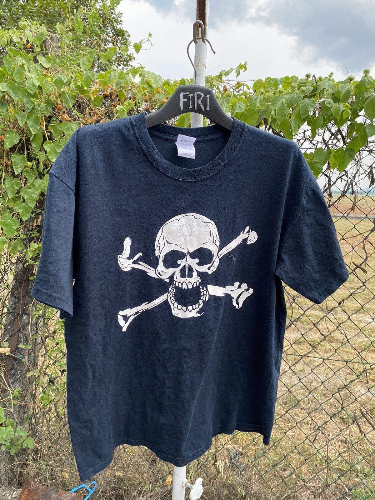 Gildan × Vintage Vintage VICTIM Kwu Alcohol Awareness T-shirt Size US L / EU 52-54 / 3 - 2 Thumbnail