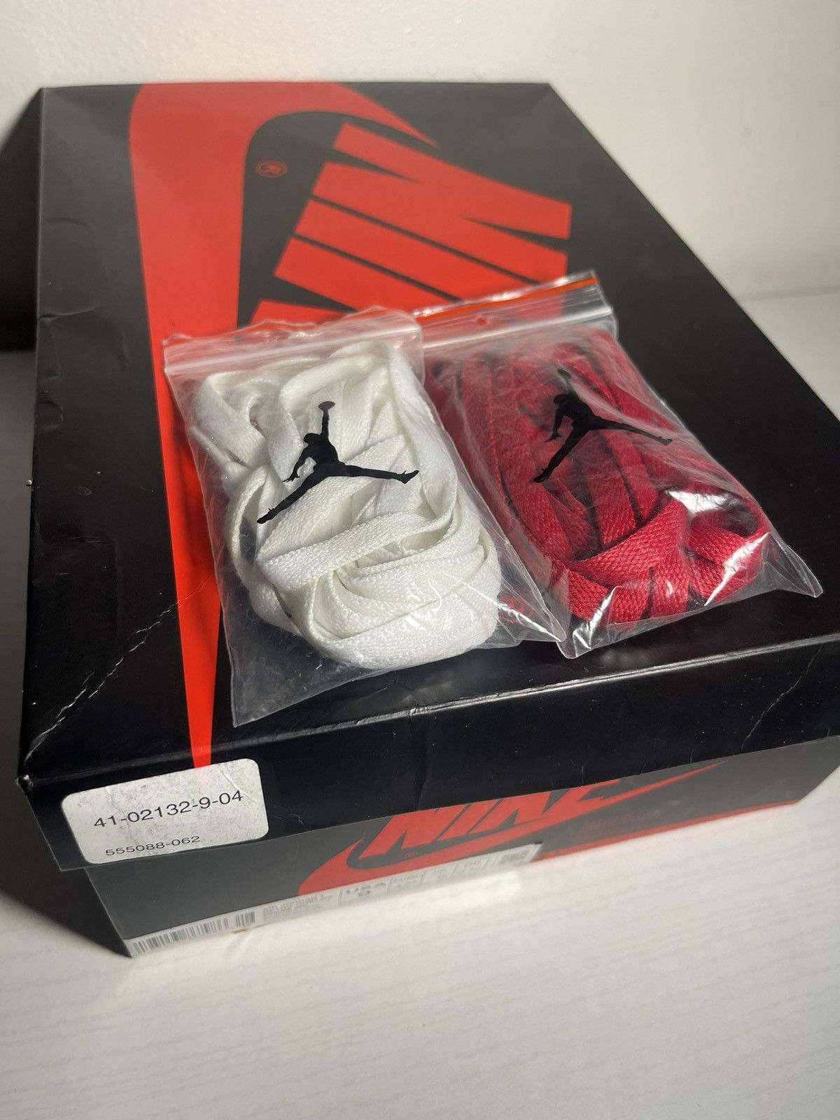 Jordan Brand Jordan 1 Retro High Bloodline Size US 9 / EU 42 - 9 Thumbnail