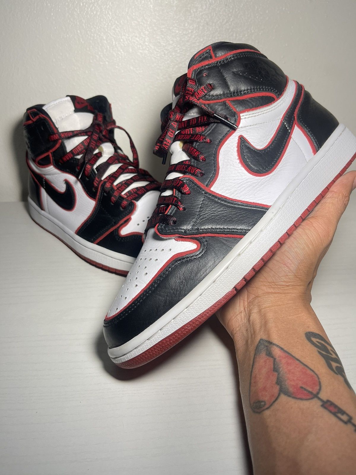 Jordan Brand Jordan 1 Retro High Bloodline Size US 9 / EU 42 - 1 Thumbnail