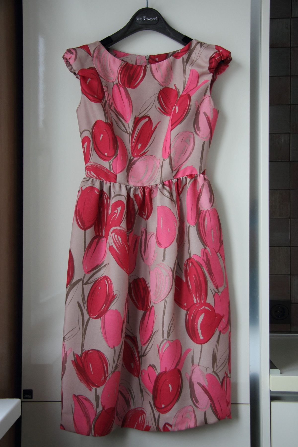 Kiton KITON SILK DRESS SIZE 38 Size XS / US 0-2 / IT 36-38 - 1 Thumbnail