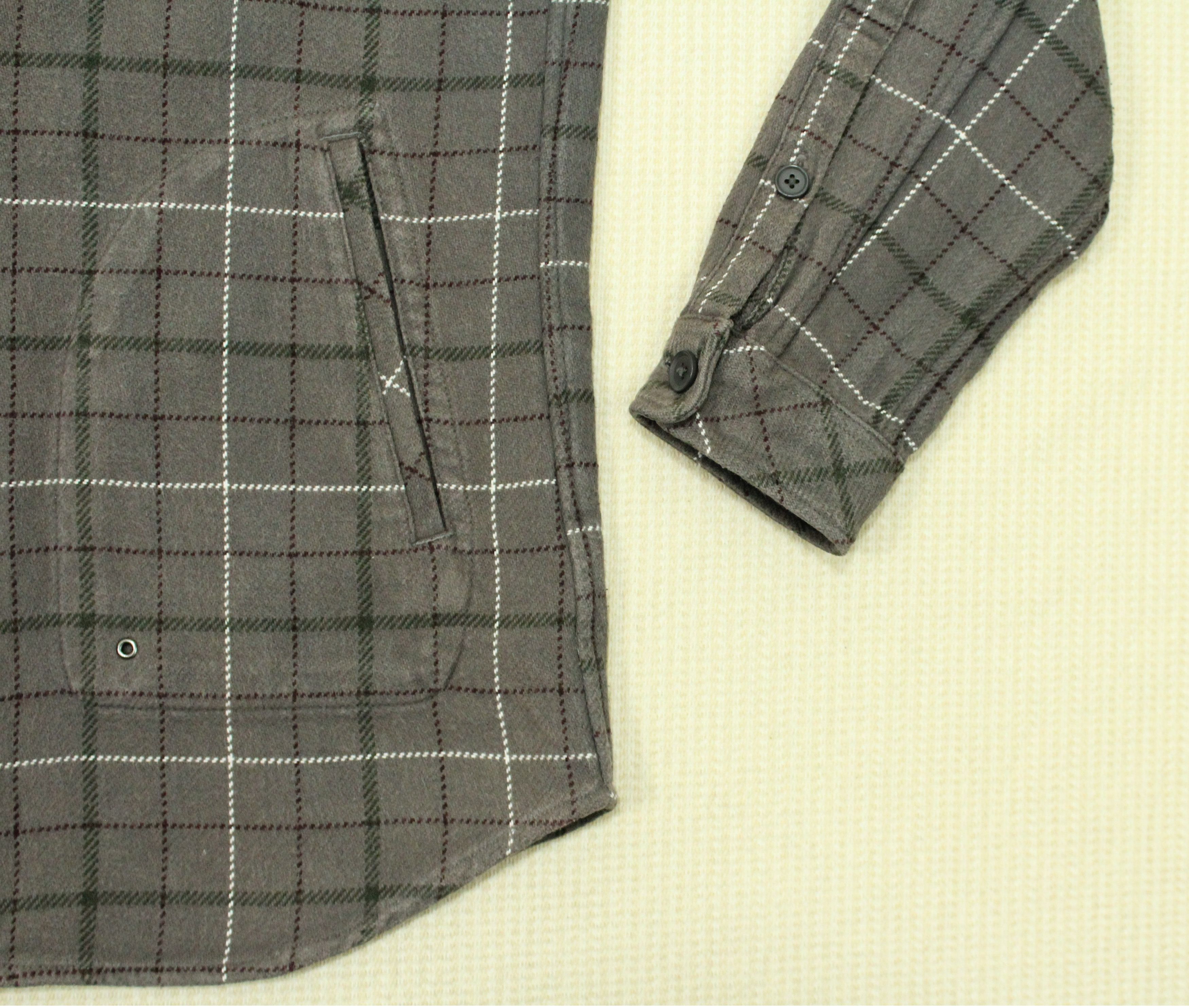 Undercover × Uniqlo UNIQLO x UNDERCOVER Shirt Flannel Checkered Japan Size S Size US S / EU 44-46 / 1 - 11 Thumbnail