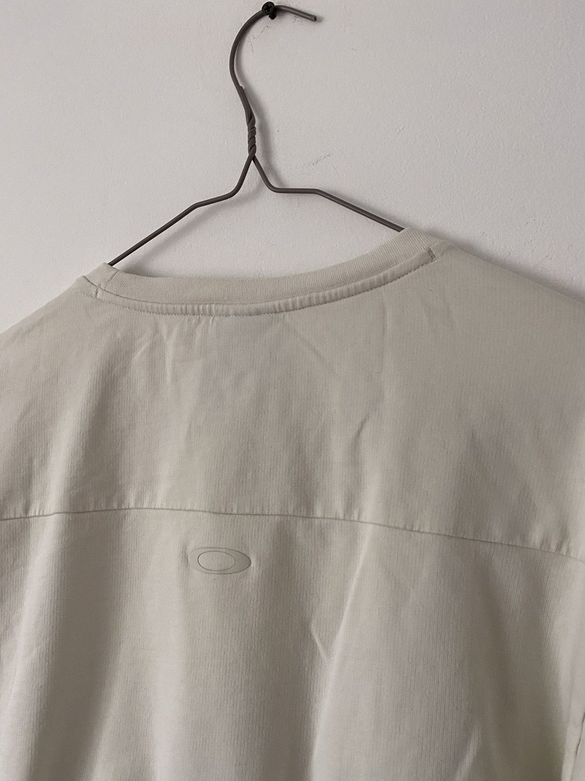 Oakley Vintage Oakley women ivory thumbhole top longsleeve shirt Size S / US 4 / IT 40 - 7 Thumbnail