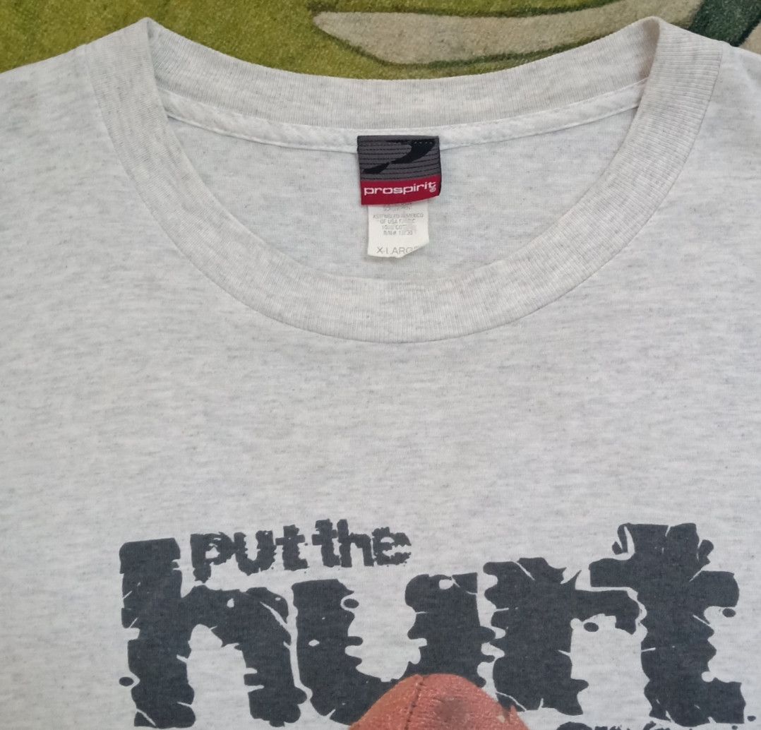 Vintage Vintage Put the hurt on 'em Football T-shirt Size US XL / EU 56 / 4 - 5 Thumbnail