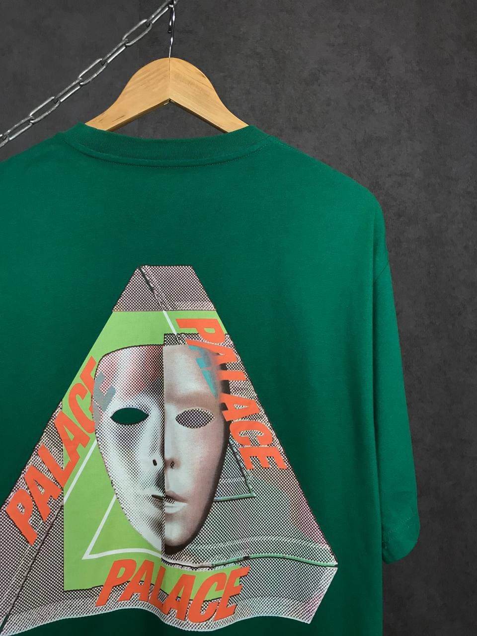 Palace Palace tri-bury overprinted tee Size US L / EU 52-54 / 3 - 5 Thumbnail