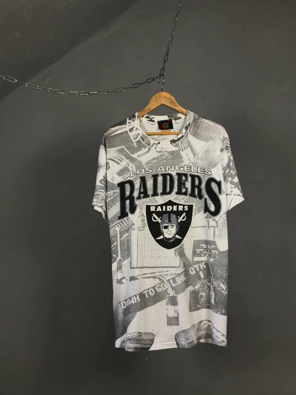 NFL × Vintage Los Angeles Raiders overprinted made in USA vintage tee Size US L / EU 52-54 / 3 - 1 Thumbnail
