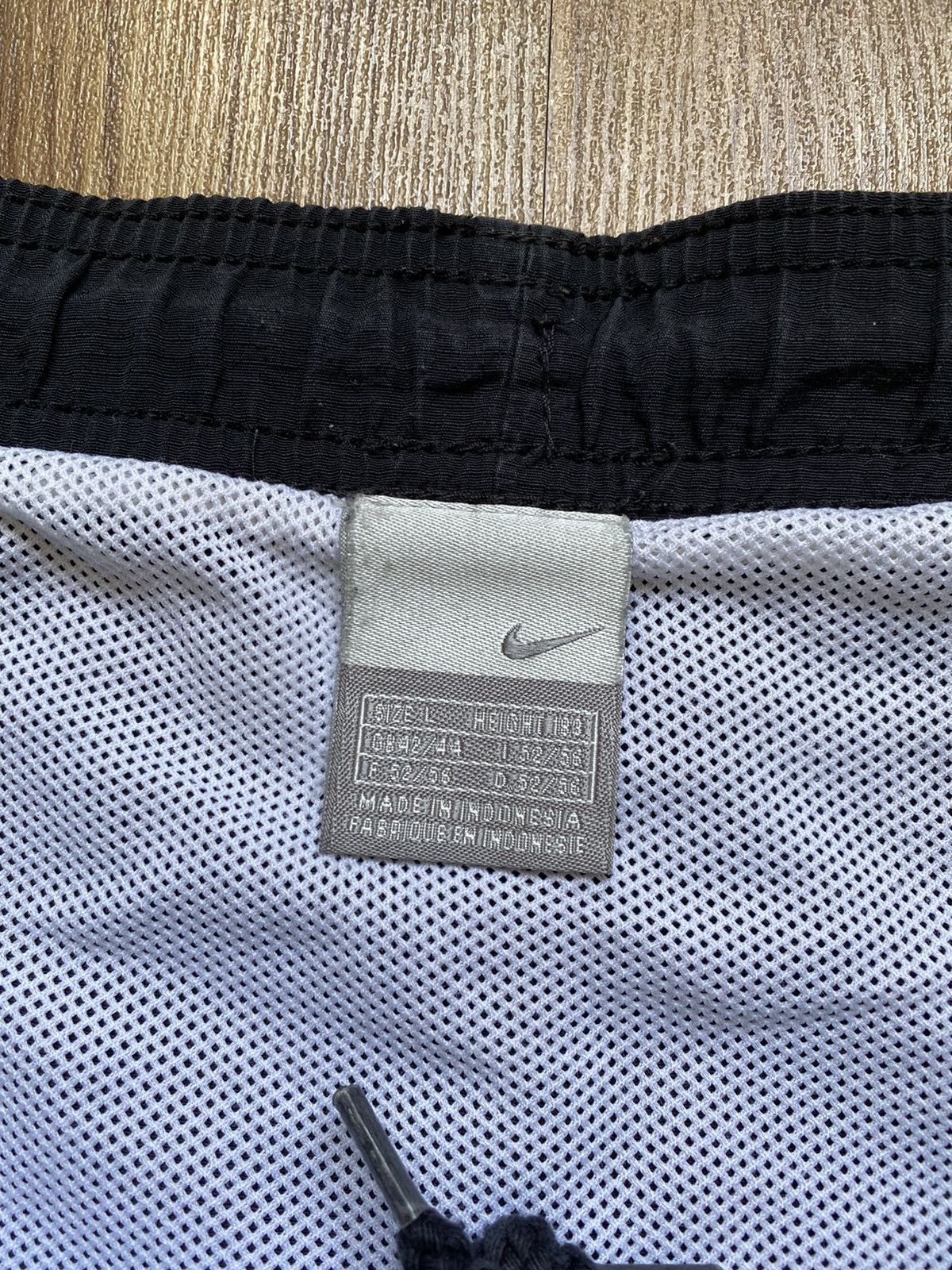 Nike Vintage Nike Challenge Court Swoosh Shorts Carhartt Adidas Size US 32 / EU 48 - 6 Thumbnail