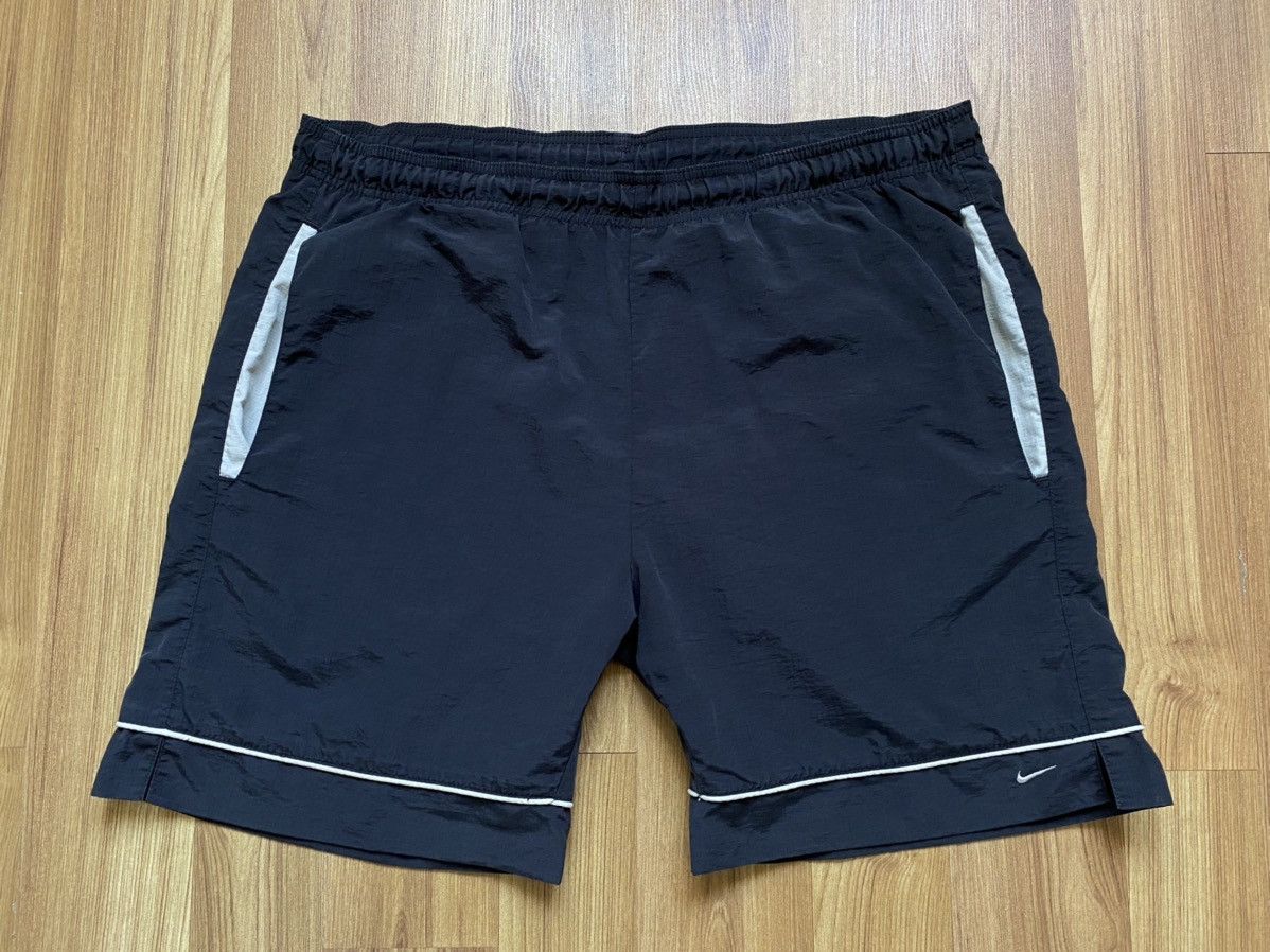 Nike Vintage Nike Challenge Court Swoosh Shorts Carhartt Adidas Size US 32 / EU 48 - 1 Thumbnail