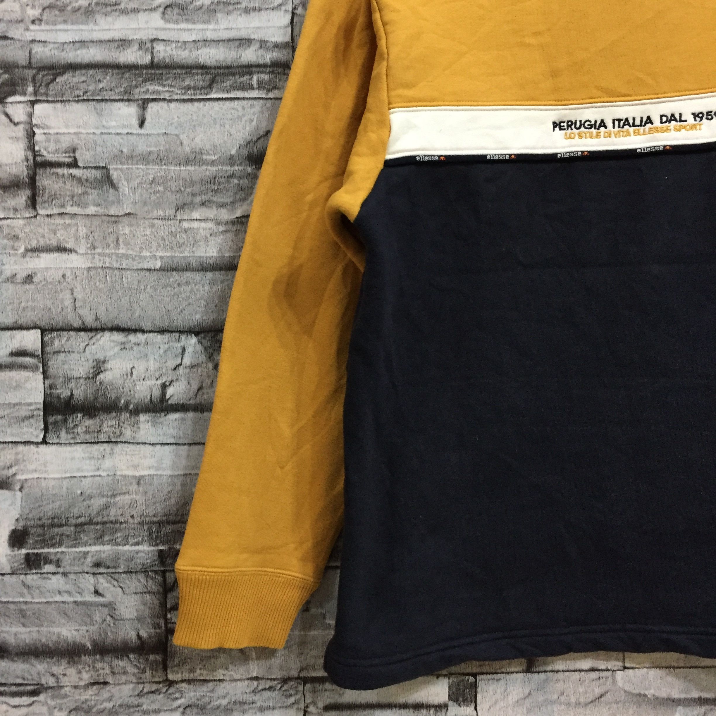 Ellesse Vintage Ellesse sweatshirt stripe embroidered size S fits M Size US M / EU 48-50 / 2 - 6 Thumbnail