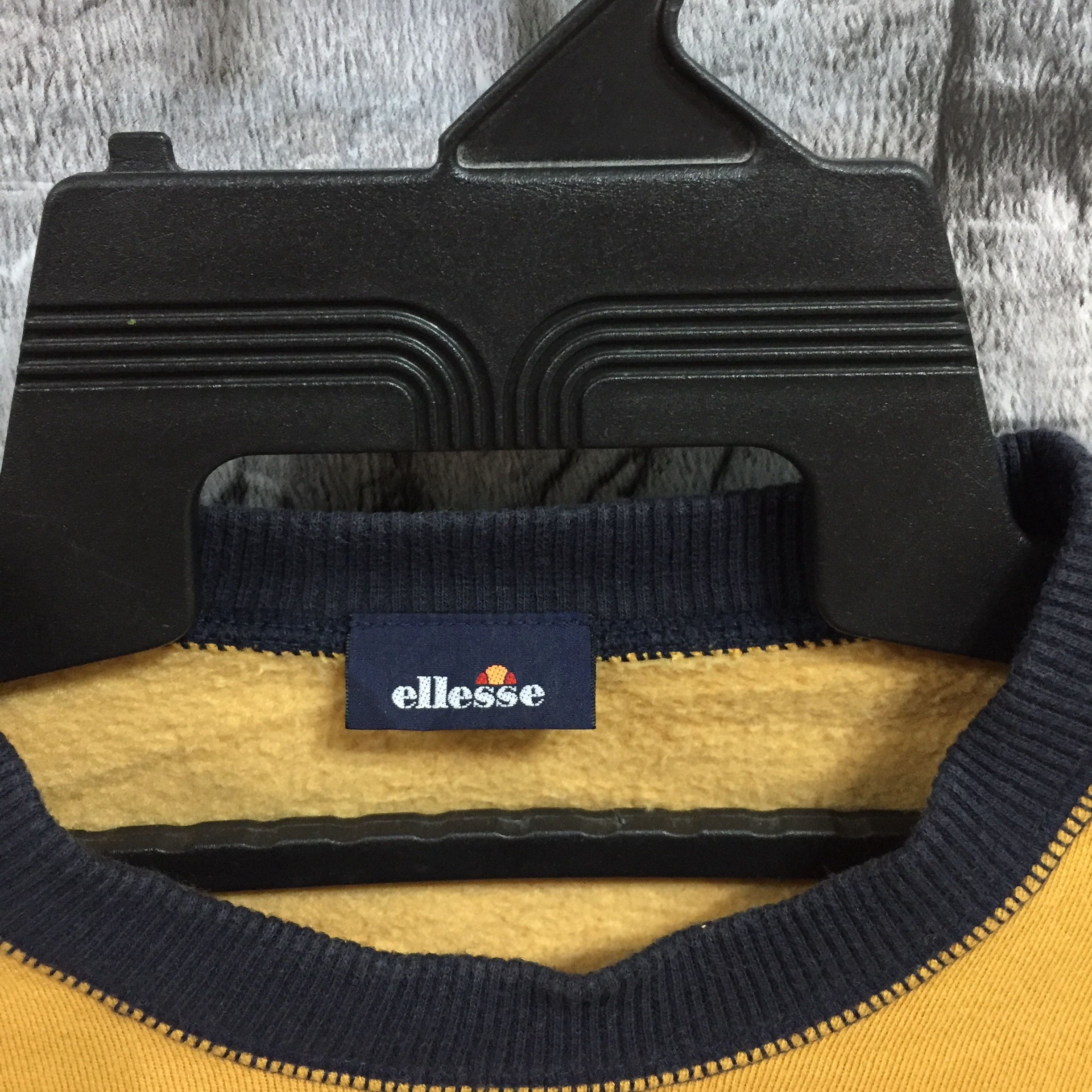 Ellesse Vintage Ellesse sweatshirt stripe embroidered size S fits M Size US M / EU 48-50 / 2 - 4 Thumbnail