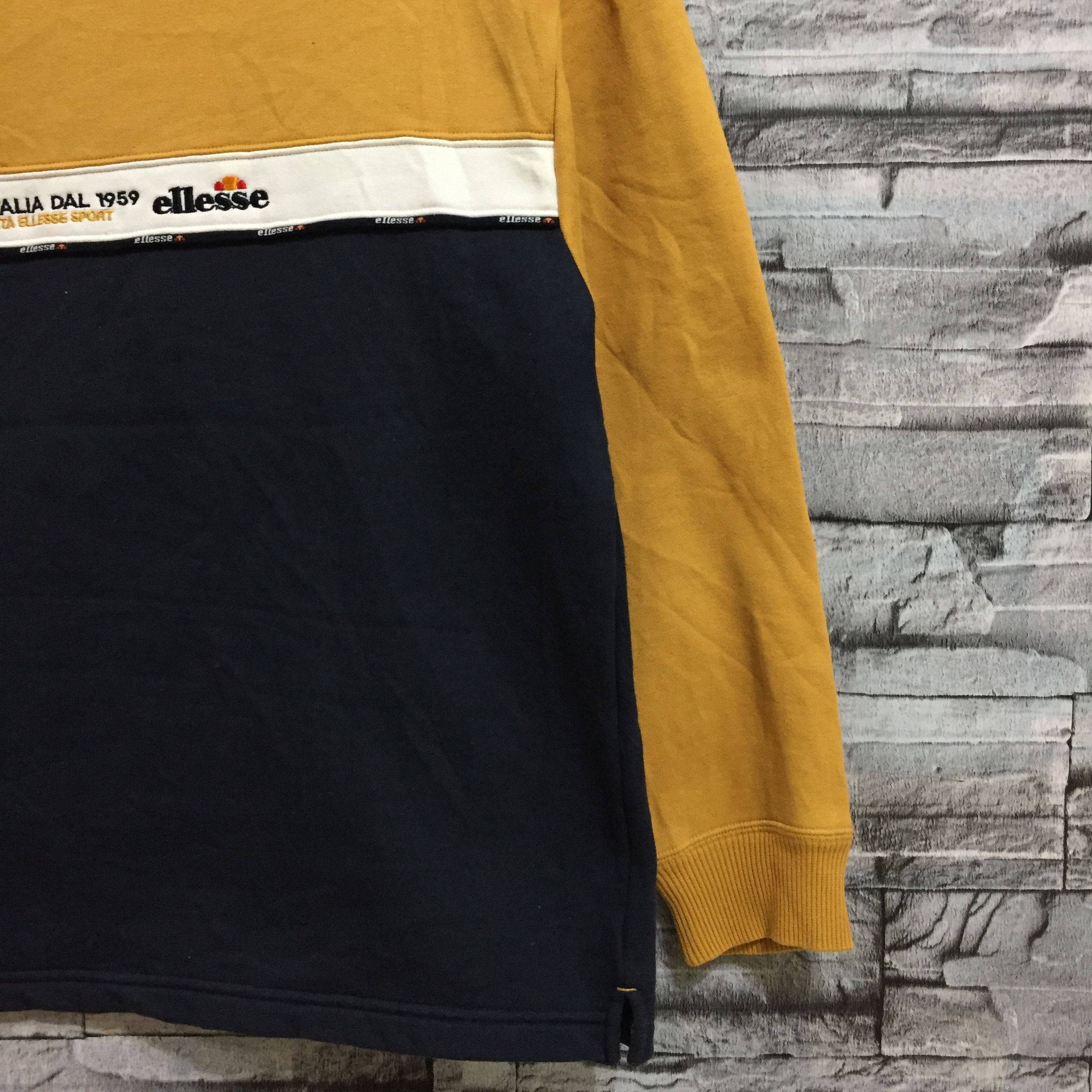 Ellesse Vintage Ellesse sweatshirt stripe embroidered size S fits M Size US M / EU 48-50 / 2 - 7 Thumbnail