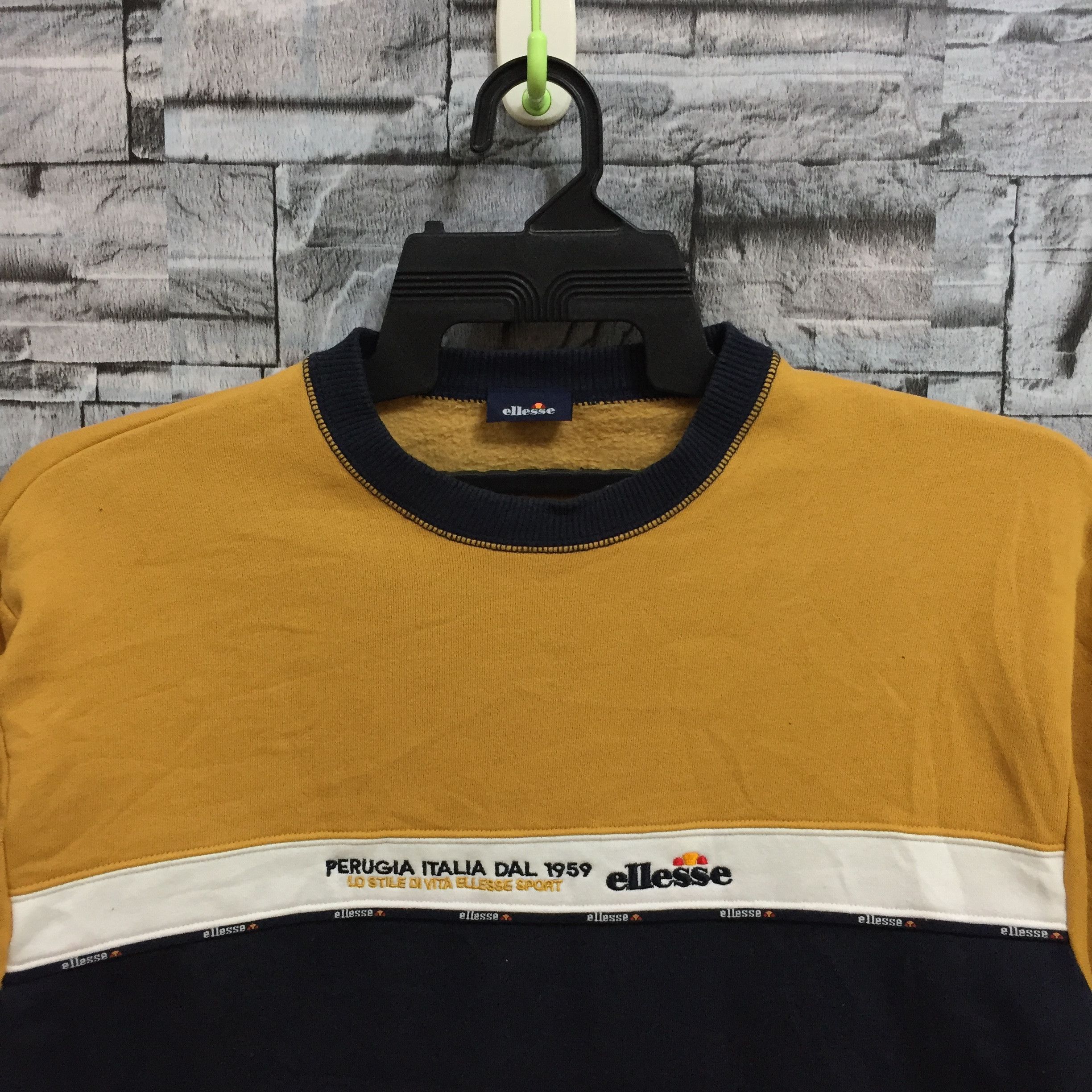 Ellesse Vintage Ellesse sweatshirt stripe embroidered size S fits M Size US M / EU 48-50 / 2 - 3 Thumbnail