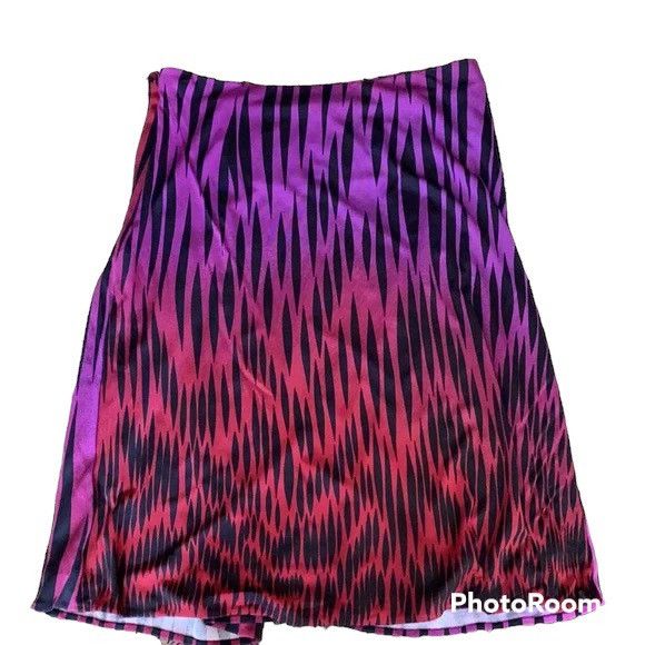 Designer × Gucci Gucci A-Line Skirt with front water snake belt & light gold Size 42" / US 20 - 2 Thumbnail