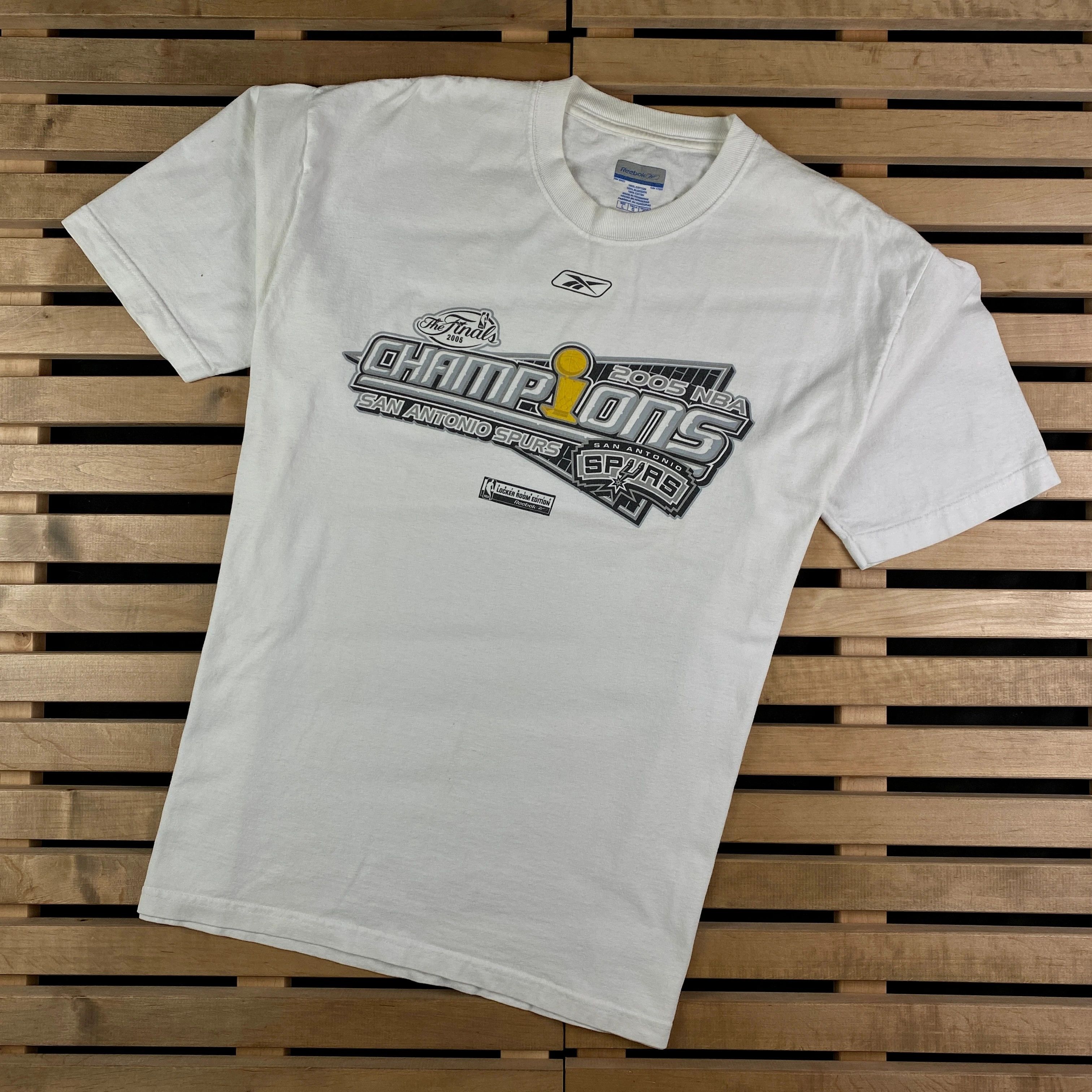 NBA × Reebok × Vintage Mens Vintage T Shirt Reebok Champions 2005 NBA Size L Size US L / EU 52-54 / 3 - 1 Thumbnail