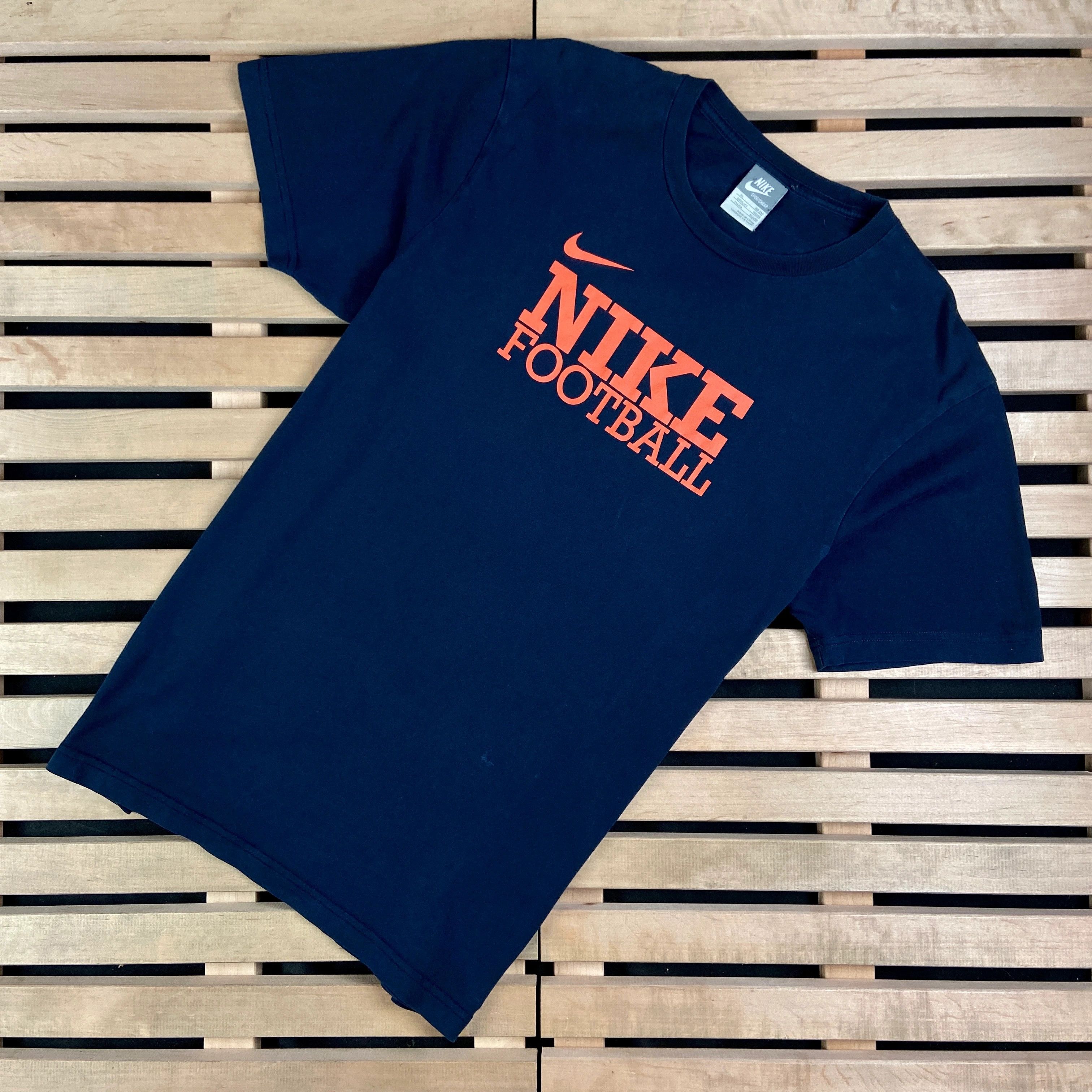 Nike × Vintage Mens Vintage T Shirt Nike Sportswear Football Size XL Size US XL / EU 56 / 4 - 1 Thumbnail