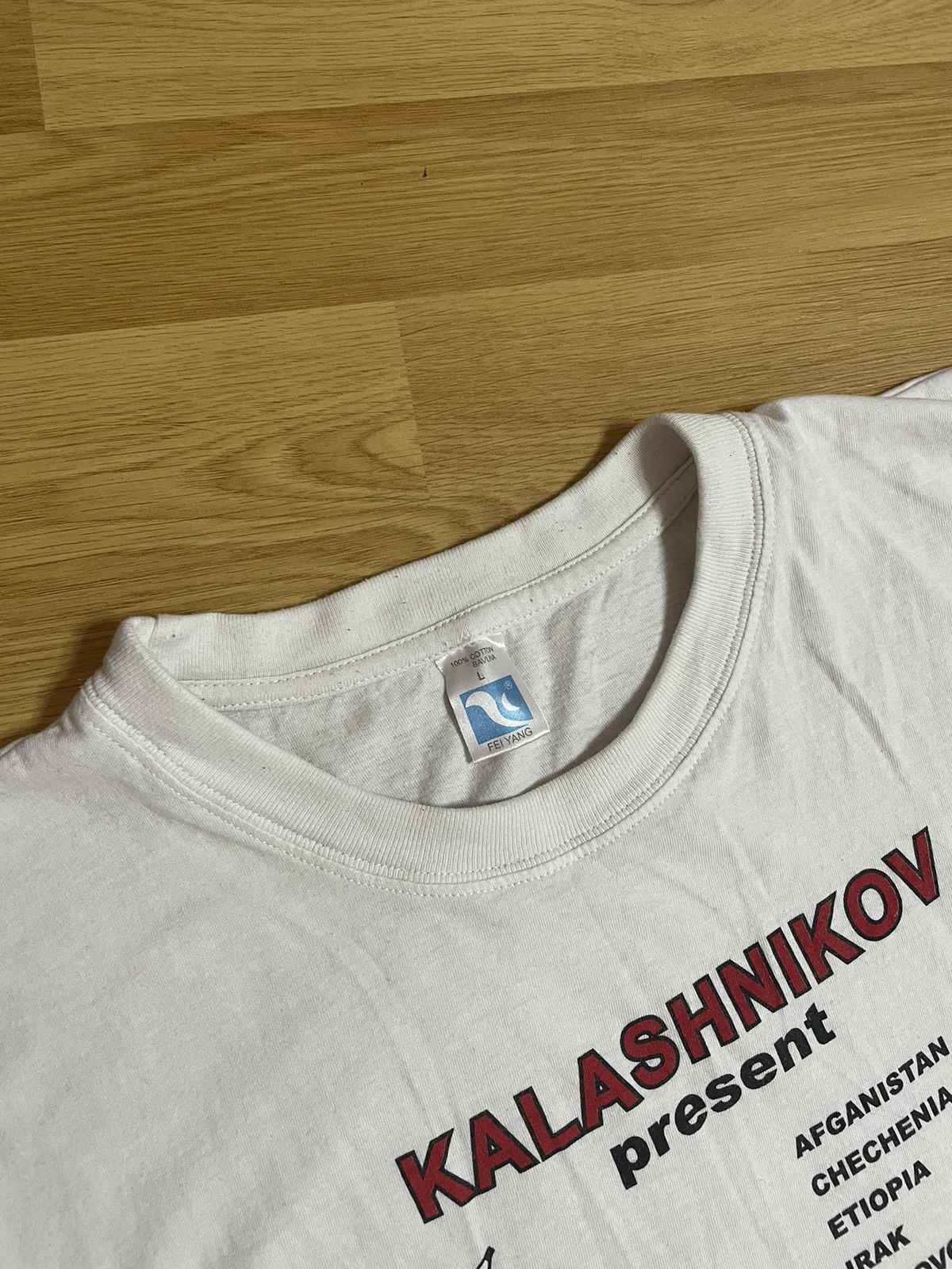 Band Tees × Vintage Vintage Kalashnikov AK-47 World Chaos Tour Tee Size US M / EU 48-50 / 2 - 5 Thumbnail