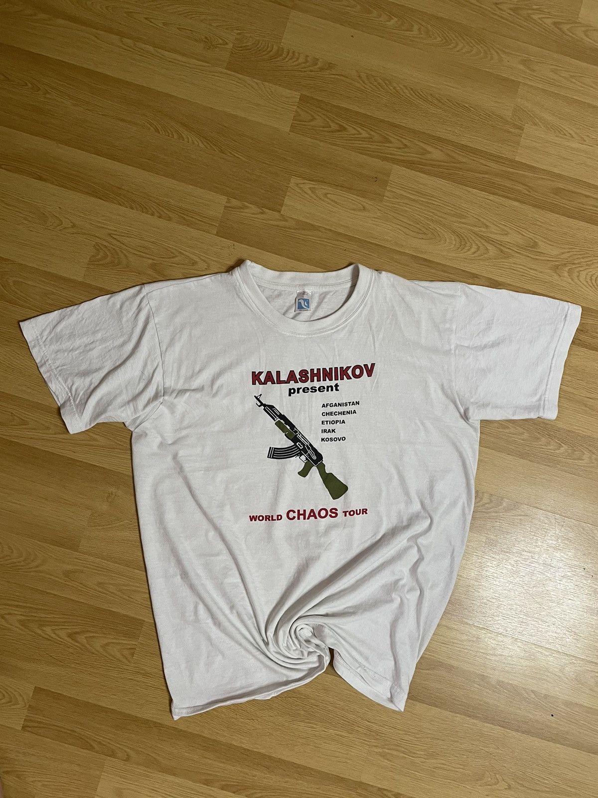 Band Tees × Vintage Vintage Kalashnikov AK-47 World Chaos Tour Tee Size US M / EU 48-50 / 2 - 1 Thumbnail