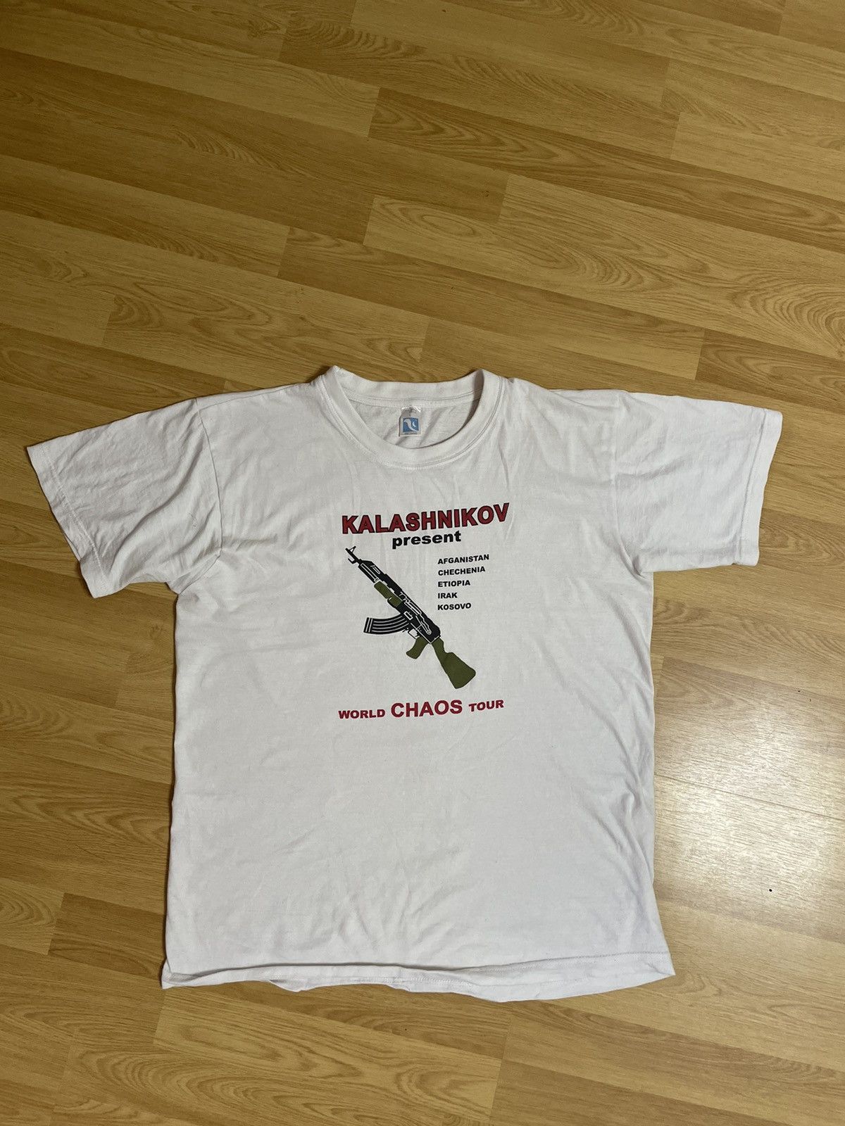 Band Tees × Vintage Vintage Kalashnikov AK-47 World Chaos Tour Tee Size US M / EU 48-50 / 2 - 2 Thumbnail