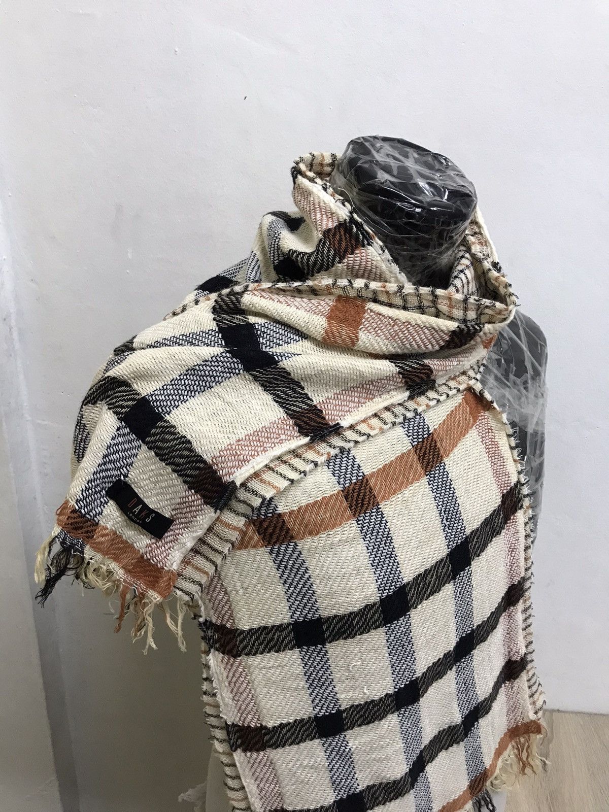 Other Vtg Daks London Nova Check 2 in 1 Knit Scarf Like Burberry Size ONE SIZE - 2 Thumbnail