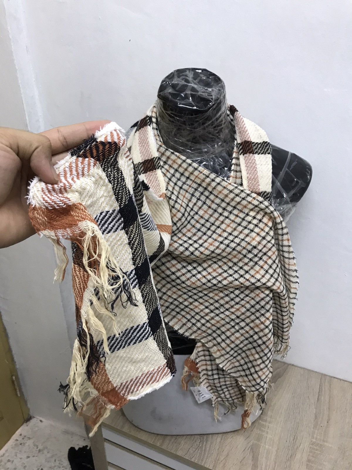 Other Vtg Daks London Nova Check 2 in 1 Knit Scarf Like Burberry Size ONE SIZE - 9 Thumbnail