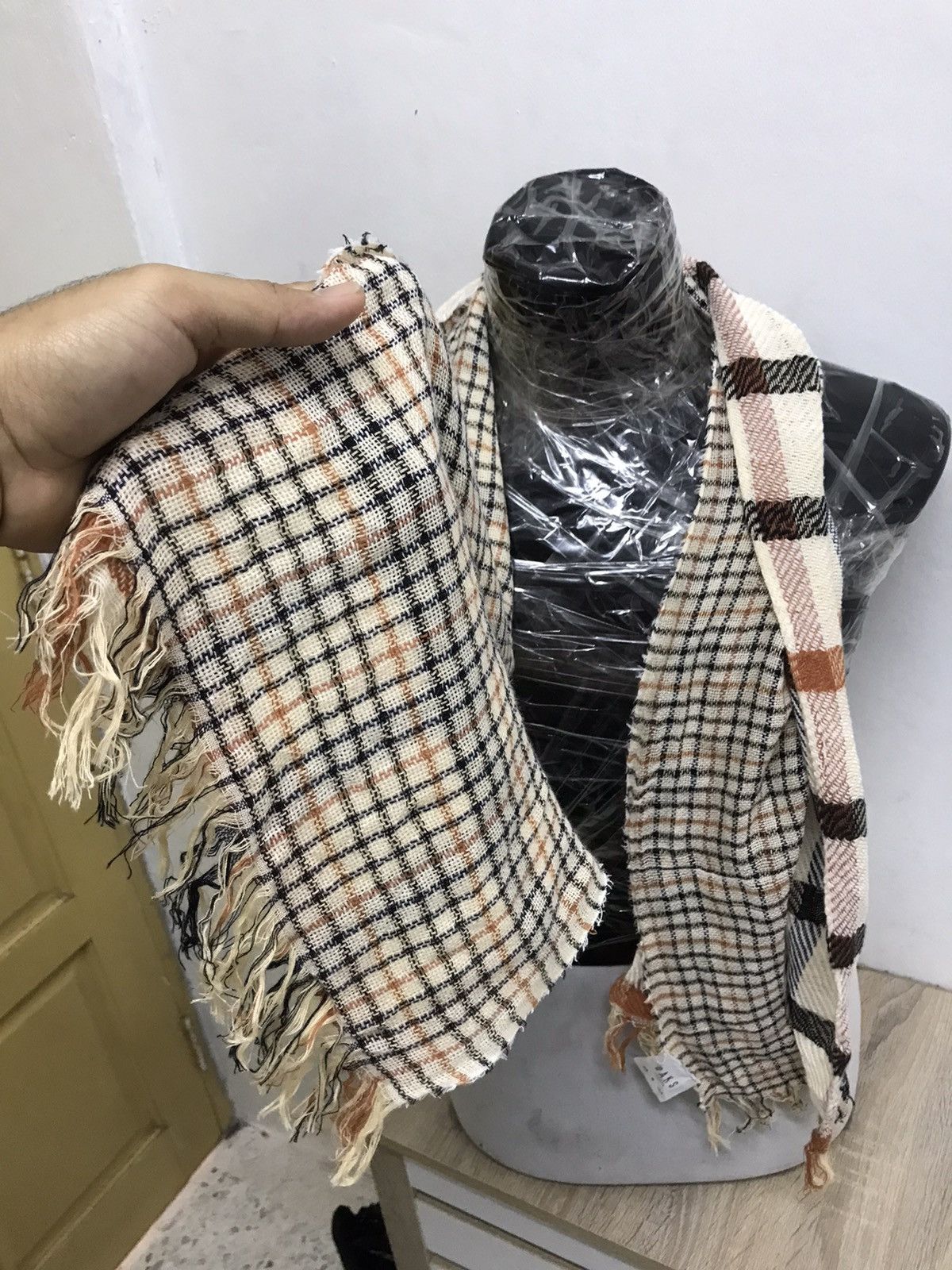Other Vtg Daks London Nova Check 2 in 1 Knit Scarf Like Burberry Size ONE SIZE - 7 Thumbnail