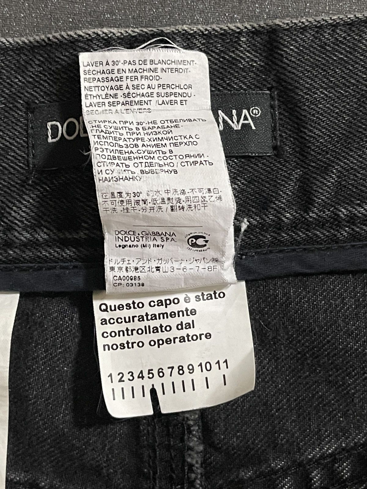 Dolce & Gabbana DOLCE & GABBANA DISTRESSED BLACK JEANS DENIM Size US 32 / EU 48 - 7 Thumbnail