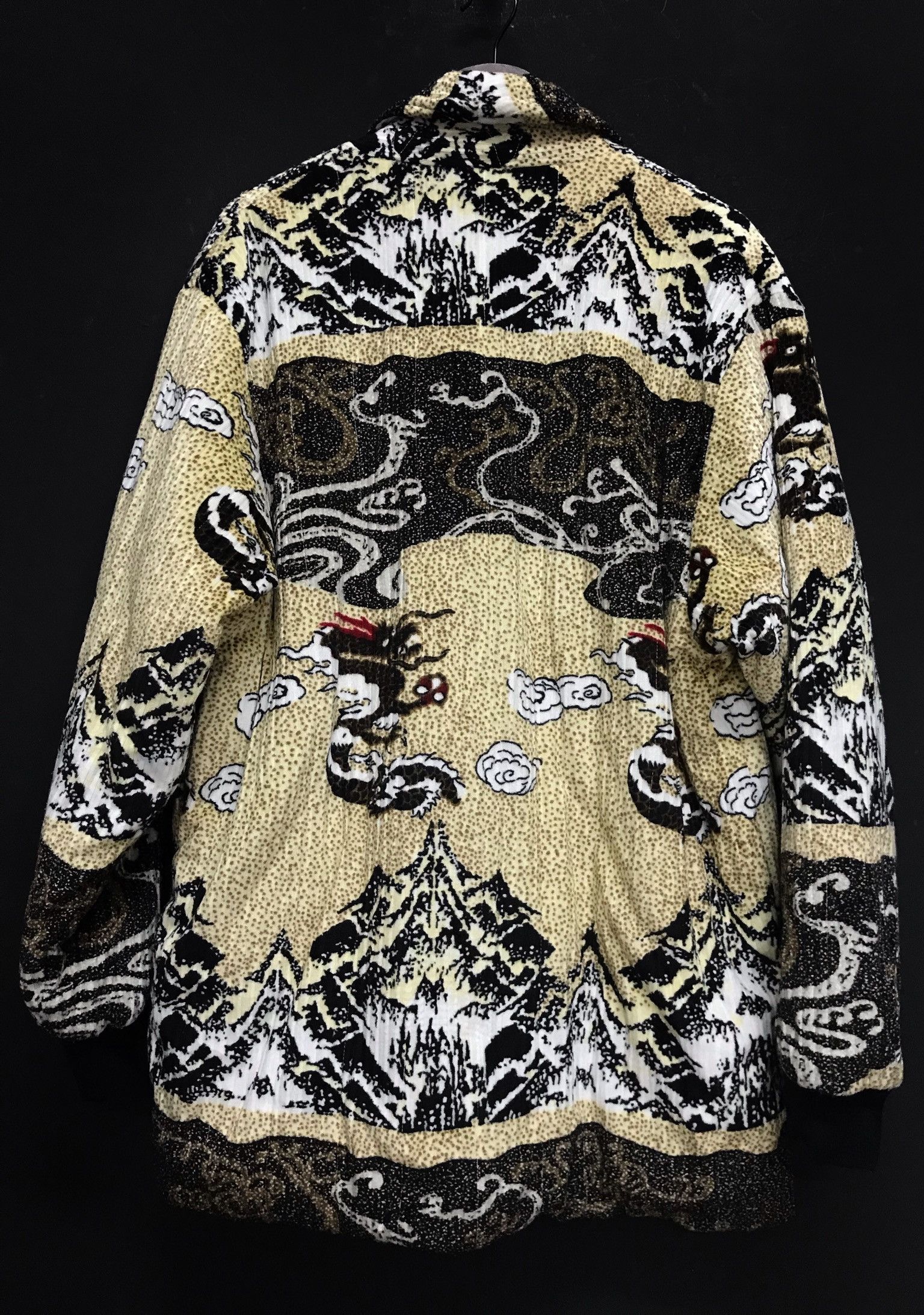 Japanese Brand × Vintage Japanese Traditional Dragon Overprint Quilted Warm Jacket Size US L / EU 52-54 / 3 - 6 Thumbnail