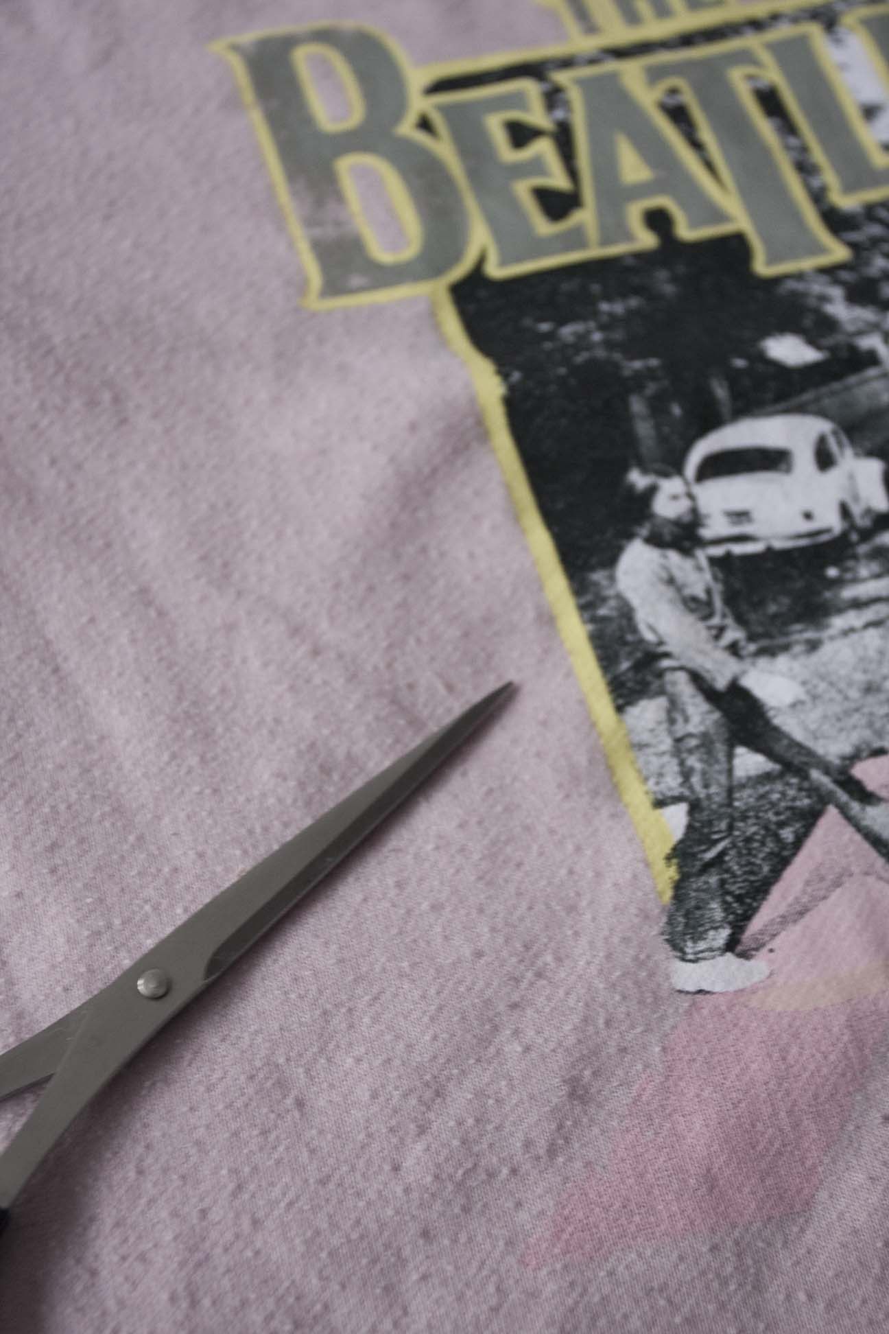 Band Tees The Beatles Sweatshirt Abbey Road Pink Size M Size US M / EU 48-50 / 2 - 3 Thumbnail
