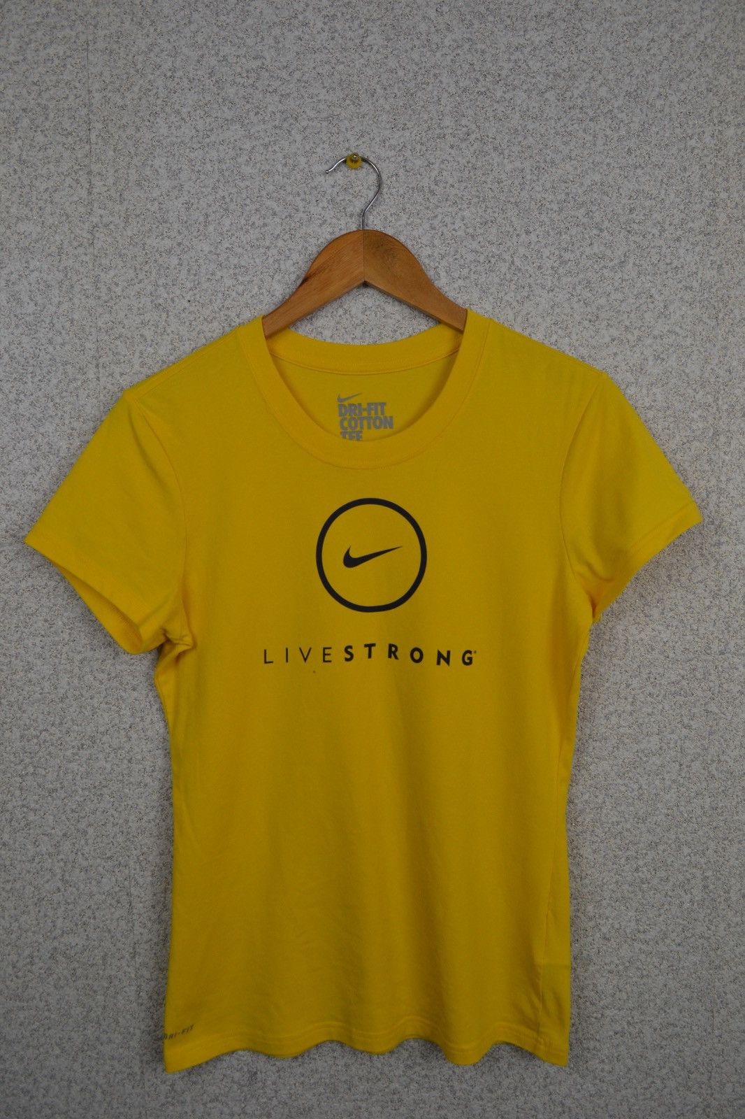 Nike Women Nike Livestrong Shirt Cotton Tee Size M Size M / US 6-8 / IT 42-44 - 1 Thumbnail