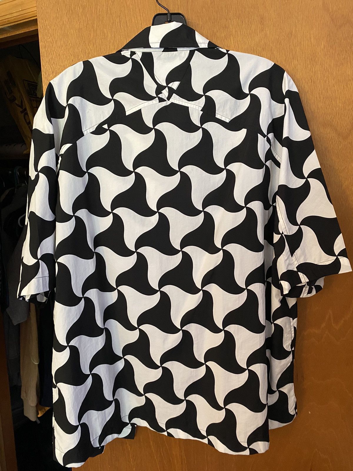 Bottega Veneta Bottega Veneta Technical Wavy-Print Shirt Size US M / EU 48-50 / 2 - 3 Thumbnail