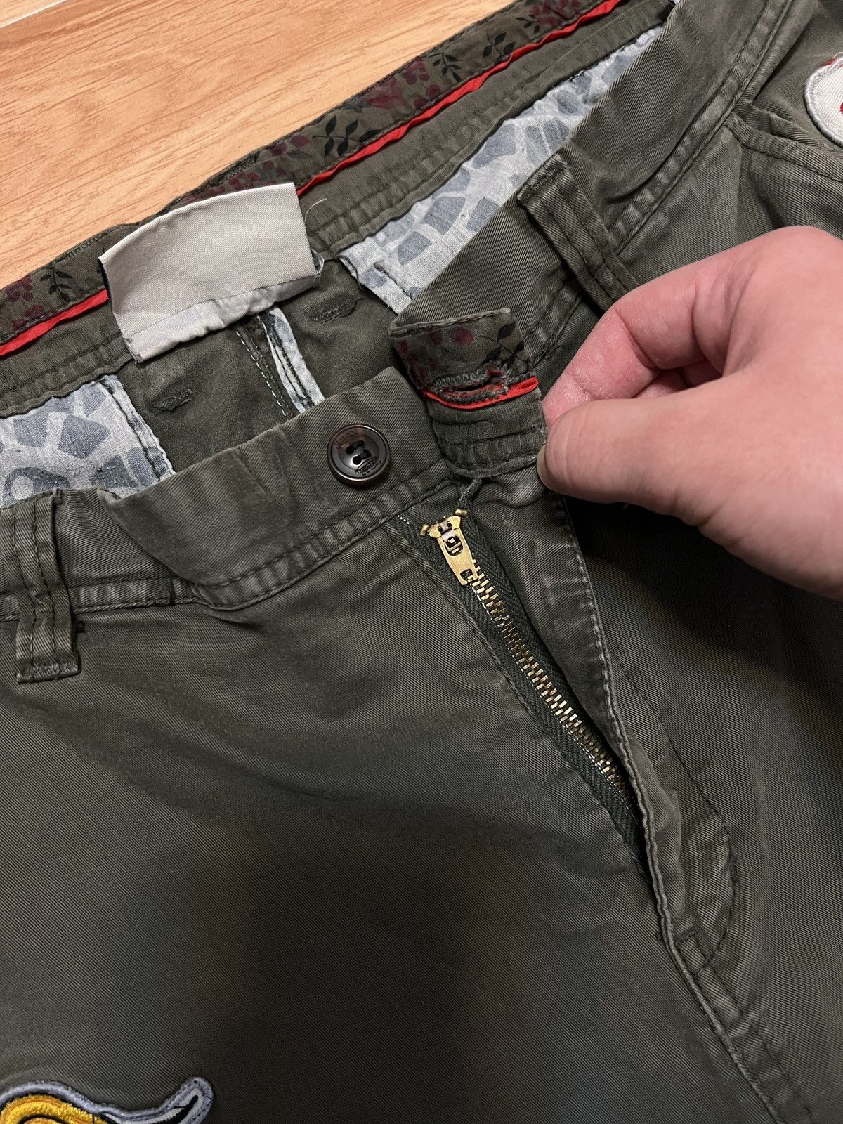 Japanese Brand × Von Dutch Von Dutch Cargo Patched Pants Y2K Size US 36 / EU 52 - 15 Thumbnail