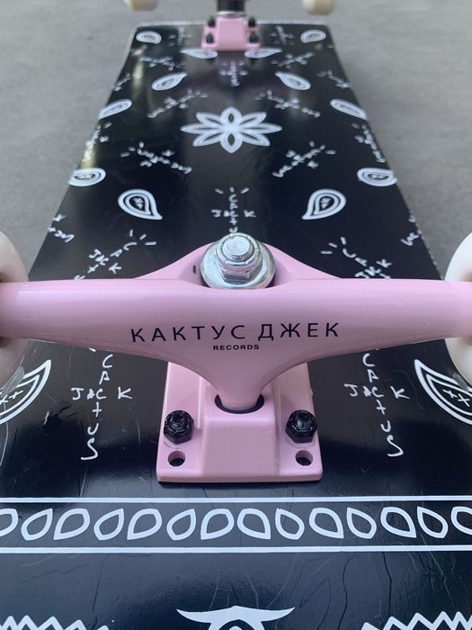 travis scott skateboard shoes