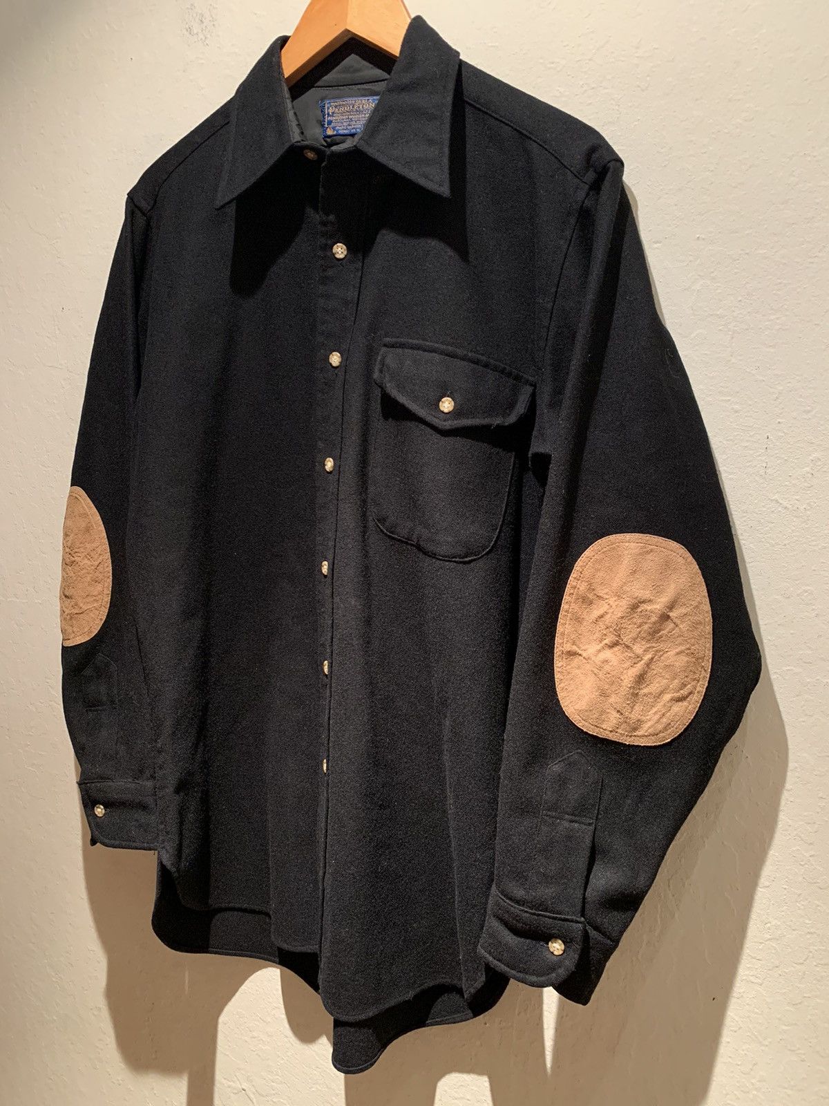 image of Made In USA x Pendleton Vintage Pendleton Wool Elbow Patch Usa-Made Shirt in Black/Brown (Size Larg