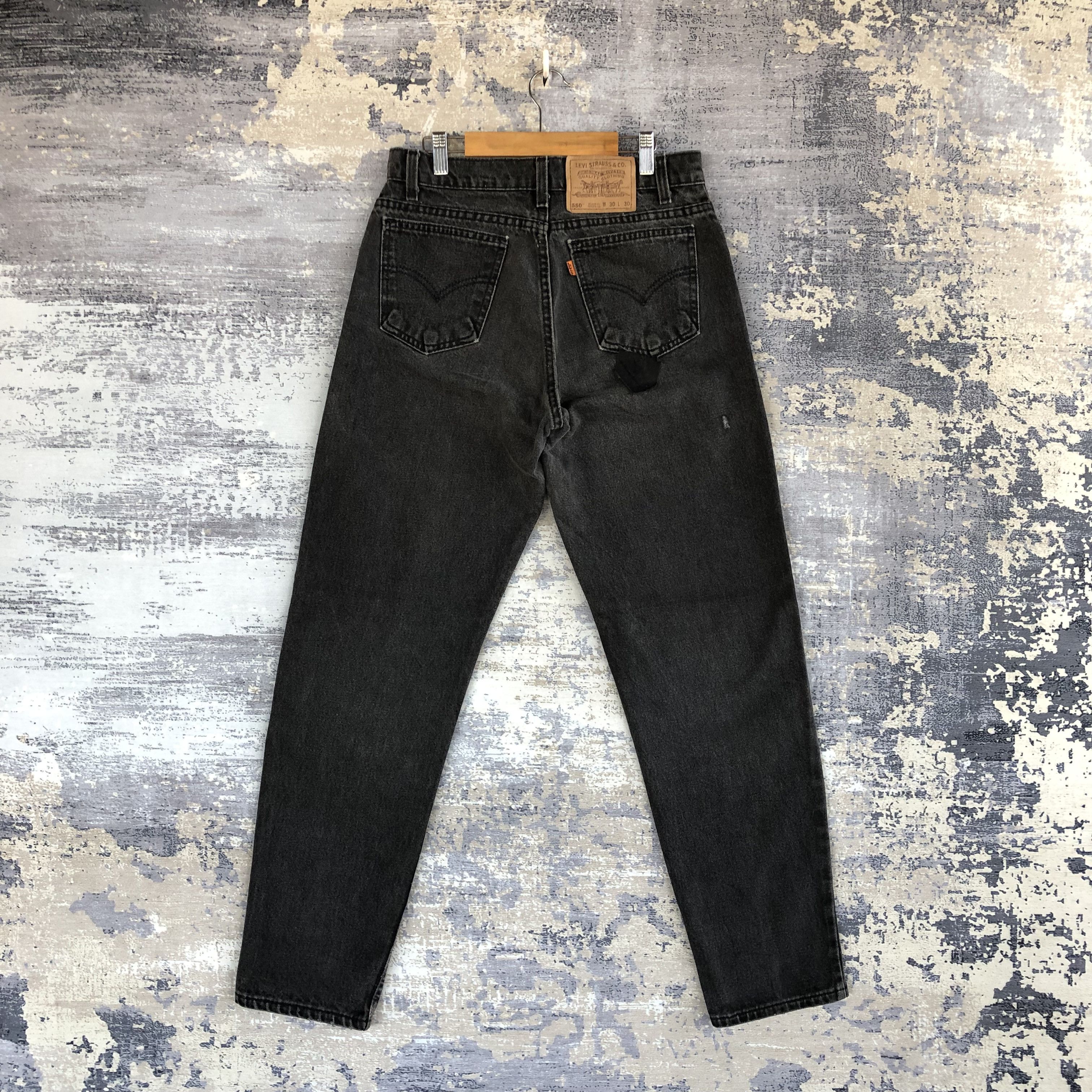 Levi's Levis 550 Faded Black Denim Distressed Orange Tab Jeans Size 26" / US 2 / IT 38 - 2 Thumbnail