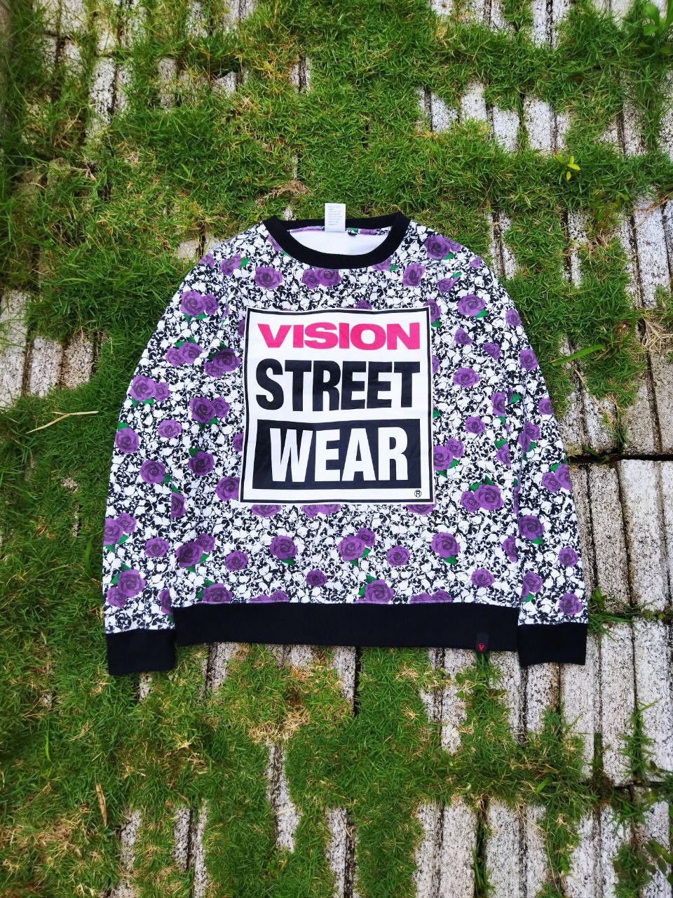Vision Streetwear Vision Streetwear Skulls + Flower Sweatshirt - Size M Size US M / EU 48-50 / 2 - 1 Thumbnail
