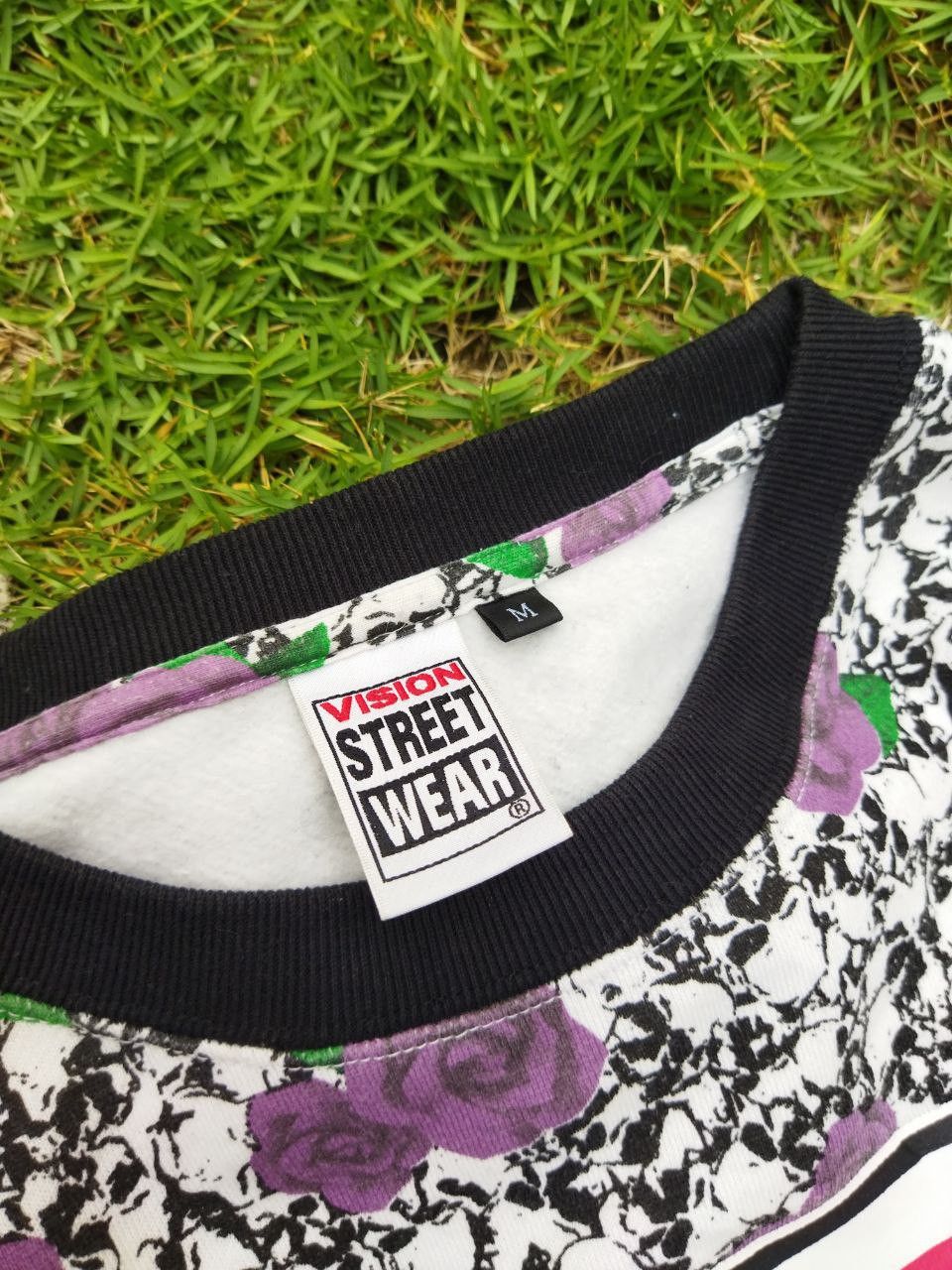 Vision Streetwear Vision Streetwear Skulls + Flower Sweatshirt - Size M Size US M / EU 48-50 / 2 - 4 Thumbnail
