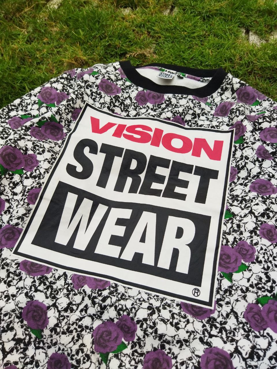 Vision Streetwear Vision Streetwear Skulls + Flower Sweatshirt - Size M Size US M / EU 48-50 / 2 - 6 Thumbnail