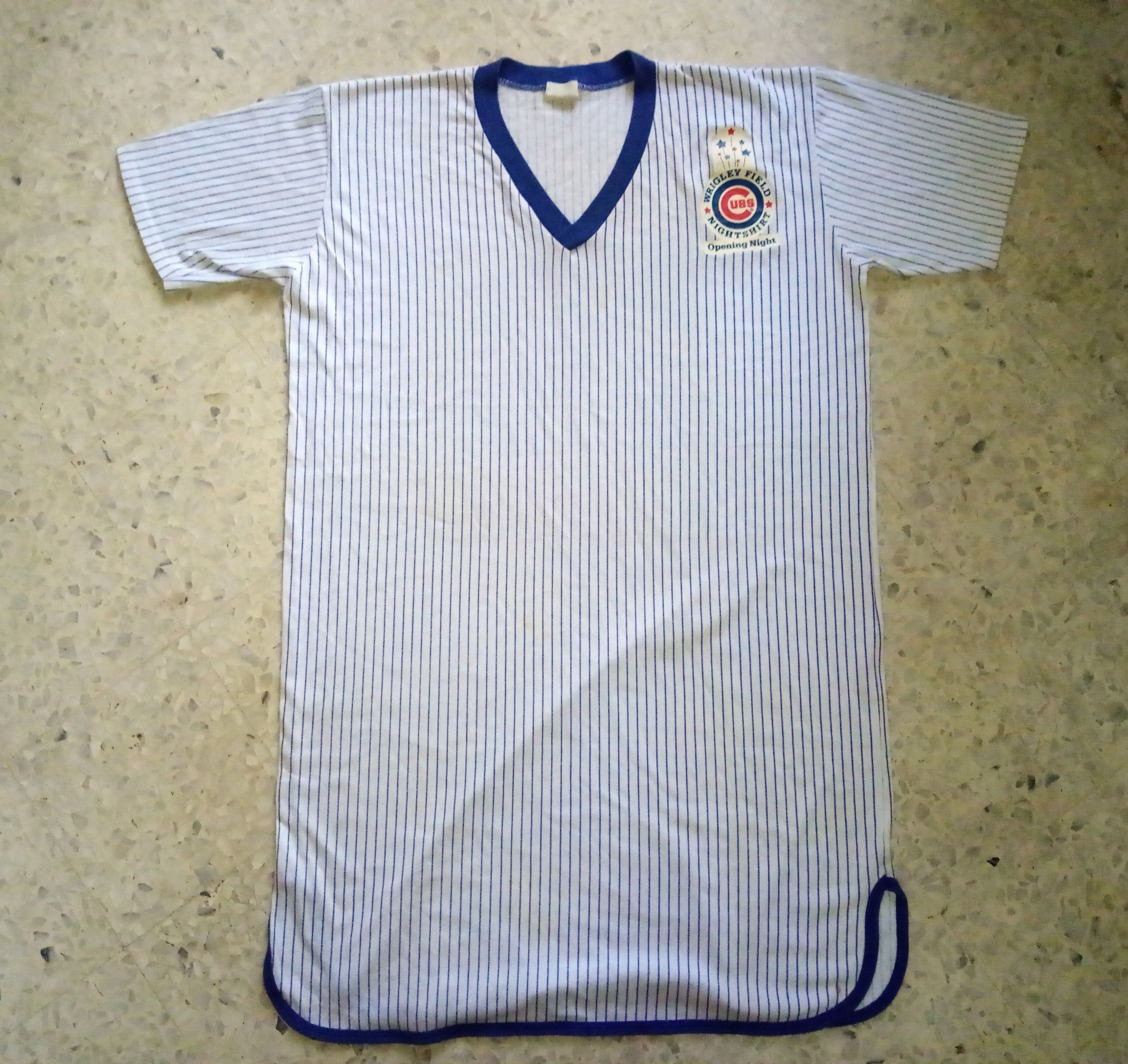 Vintage Vintage MLB Chicago Cubs Women baseball fan nightwear Size ONE SIZE - 1 Thumbnail