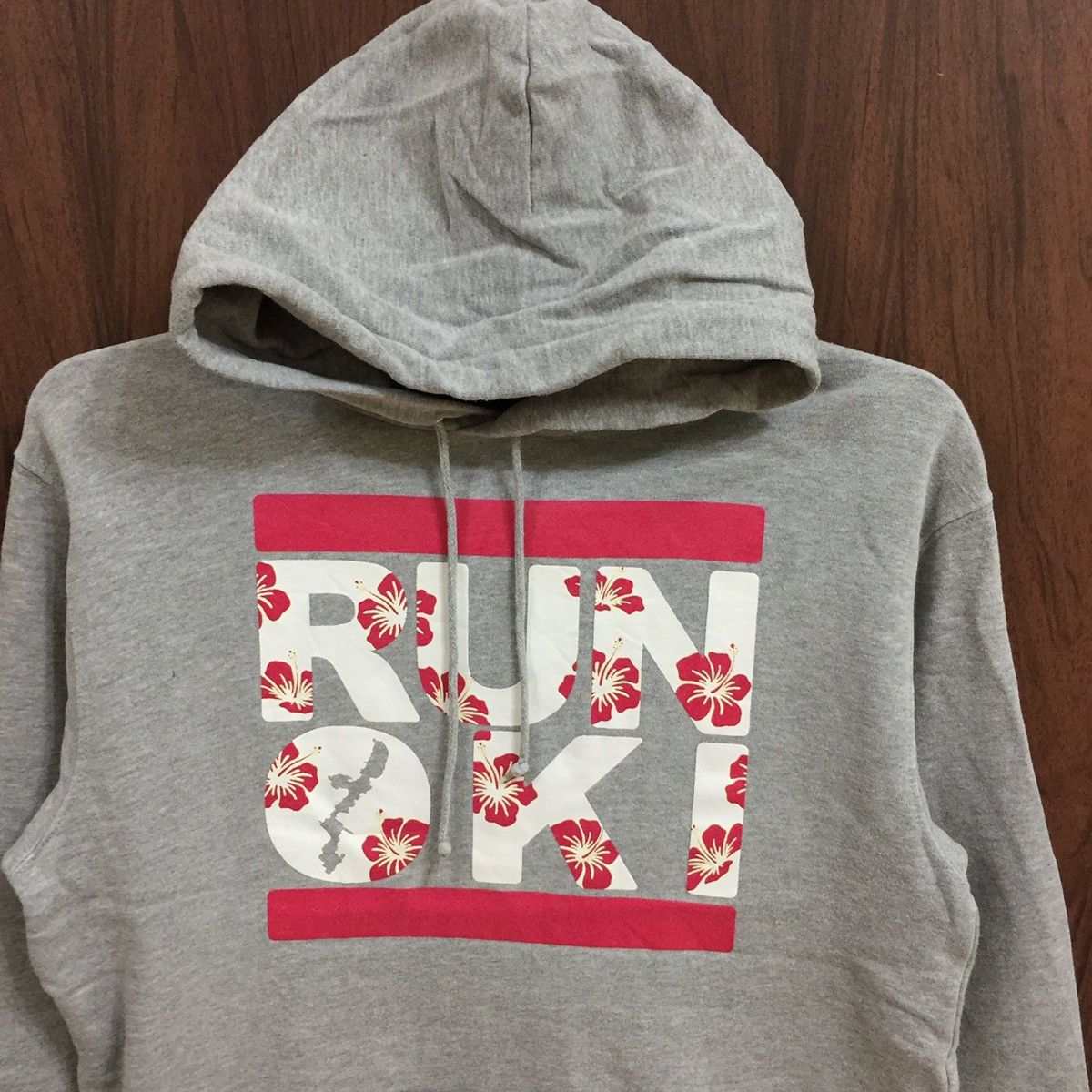 Japanese Brand Run Oki hoodie spellout flower logo size L Size US L / EU 52-54 / 3 - 3 Thumbnail