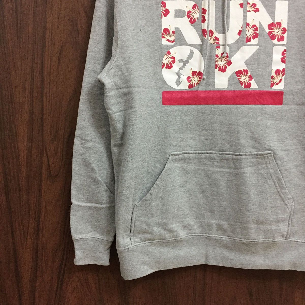 Japanese Brand Run Oki hoodie spellout flower logo size L Size US L / EU 52-54 / 3 - 5 Thumbnail