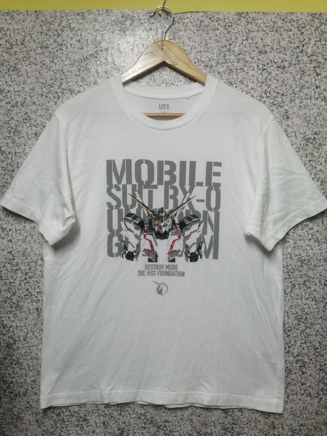 Anime × Uniqlo Uniqlo x Mobile Suit Rx-0 Gundam Unicorn Size US L / EU 52-54 / 3 - 1 Thumbnail