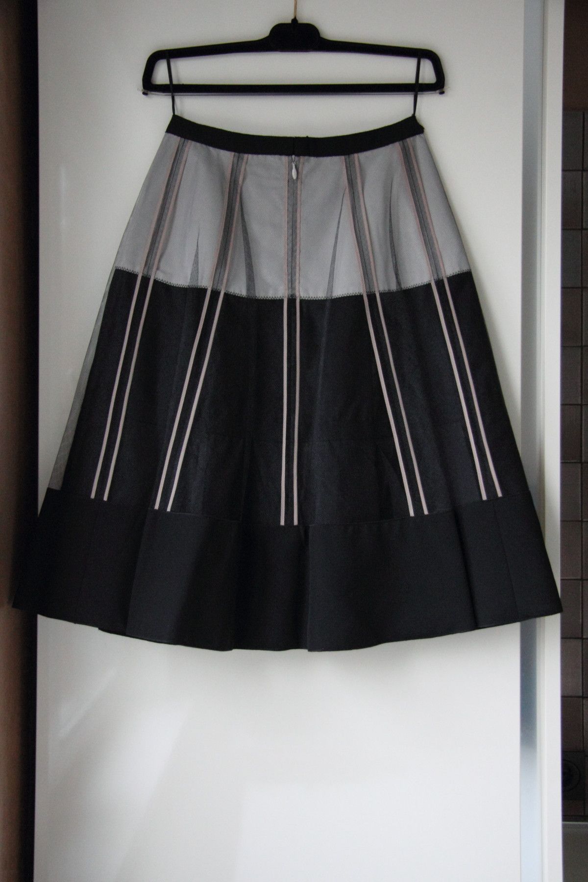 Louis Vuitton LOUIS VUITTON SKIRT SIZE 36 Size 26" / US 2 / IT 38 - 2 Thumbnail