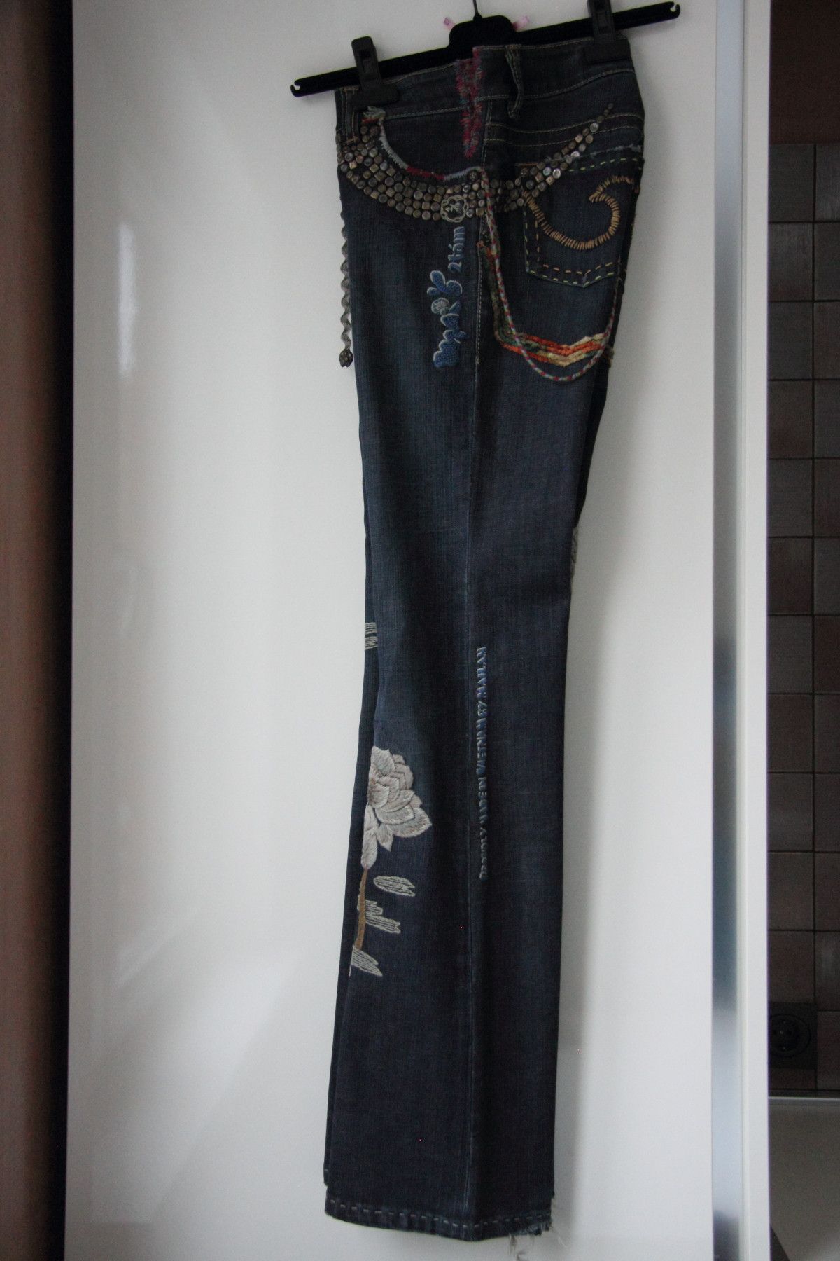 Handmade MAI LAM ONE OF A KIND HANDMADE EMBROIDERED DENIM SIZE S Size 30" / US 8 / IT 44 - 22 Thumbnail