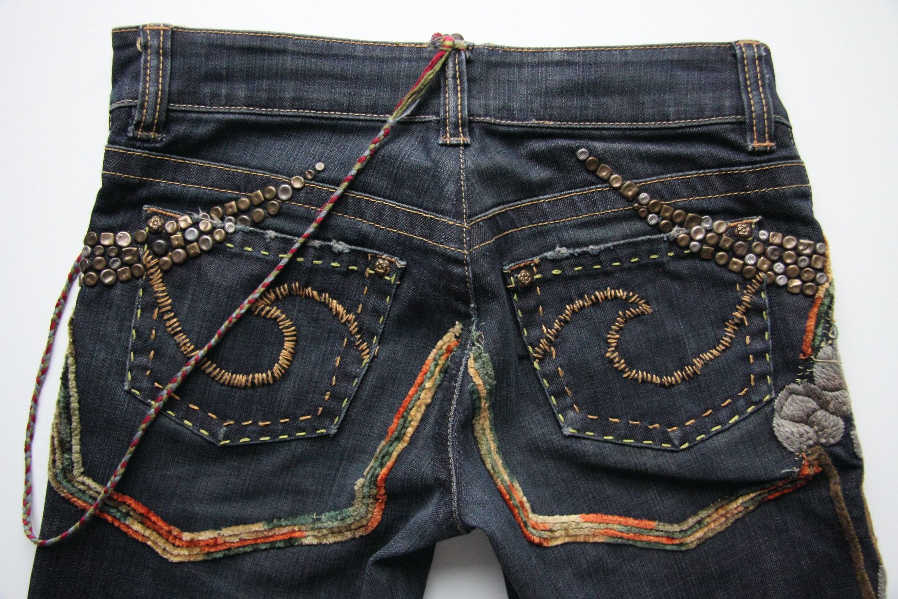Handmade MAI LAM ONE OF A KIND HANDMADE EMBROIDERED DENIM SIZE S Size 30" / US 8 / IT 44 - 13 Thumbnail