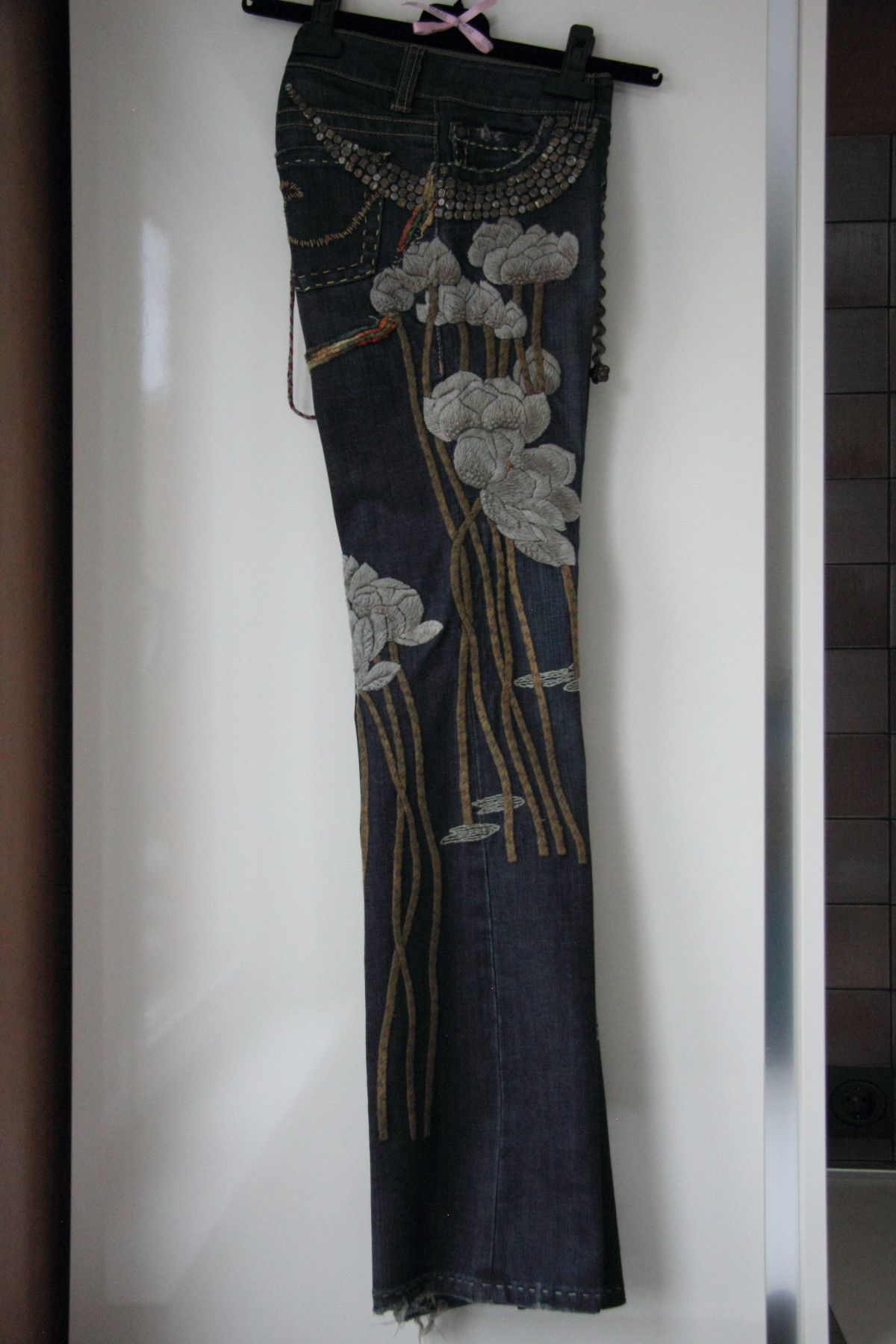 Handmade MAI LAM ONE OF A KIND HANDMADE EMBROIDERED DENIM SIZE S Size 30" / US 8 / IT 44 - 21 Thumbnail