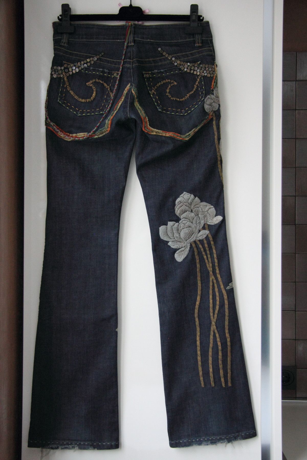 Handmade MAI LAM ONE OF A KIND HANDMADE EMBROIDERED DENIM SIZE S Size 30" / US 8 / IT 44 - 2 Thumbnail