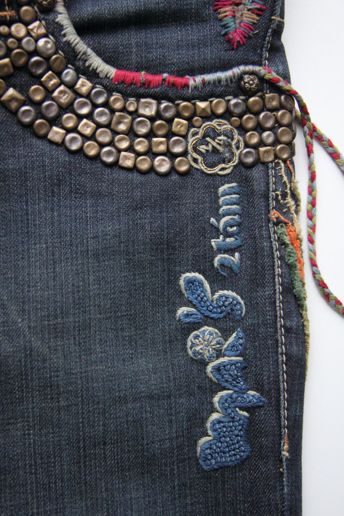 Handmade MAI LAM ONE OF A KIND HANDMADE EMBROIDERED DENIM SIZE S Size 30" / US 8 / IT 44 - 8 Thumbnail